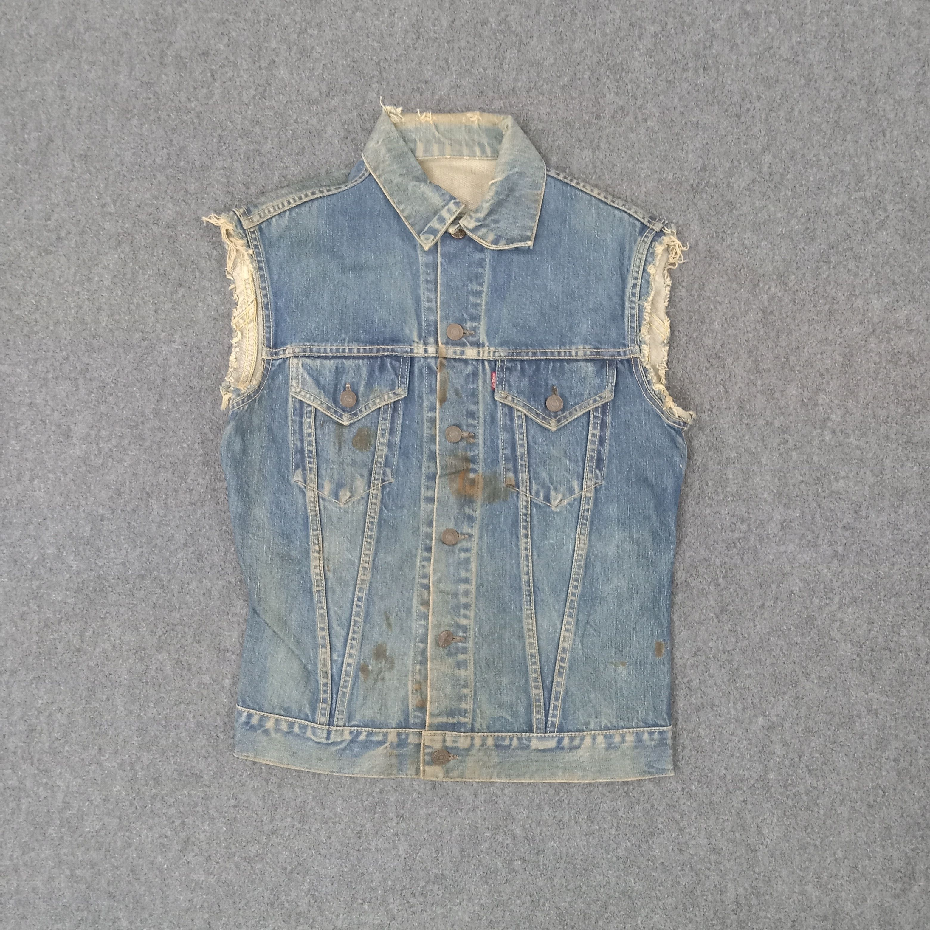 Levi's × Vintage Levi's 501 Big E Distressed Sleeveless Denim Jacket C214N12 Size US S / EU 44-46 / 1 - 3 Thumbnail