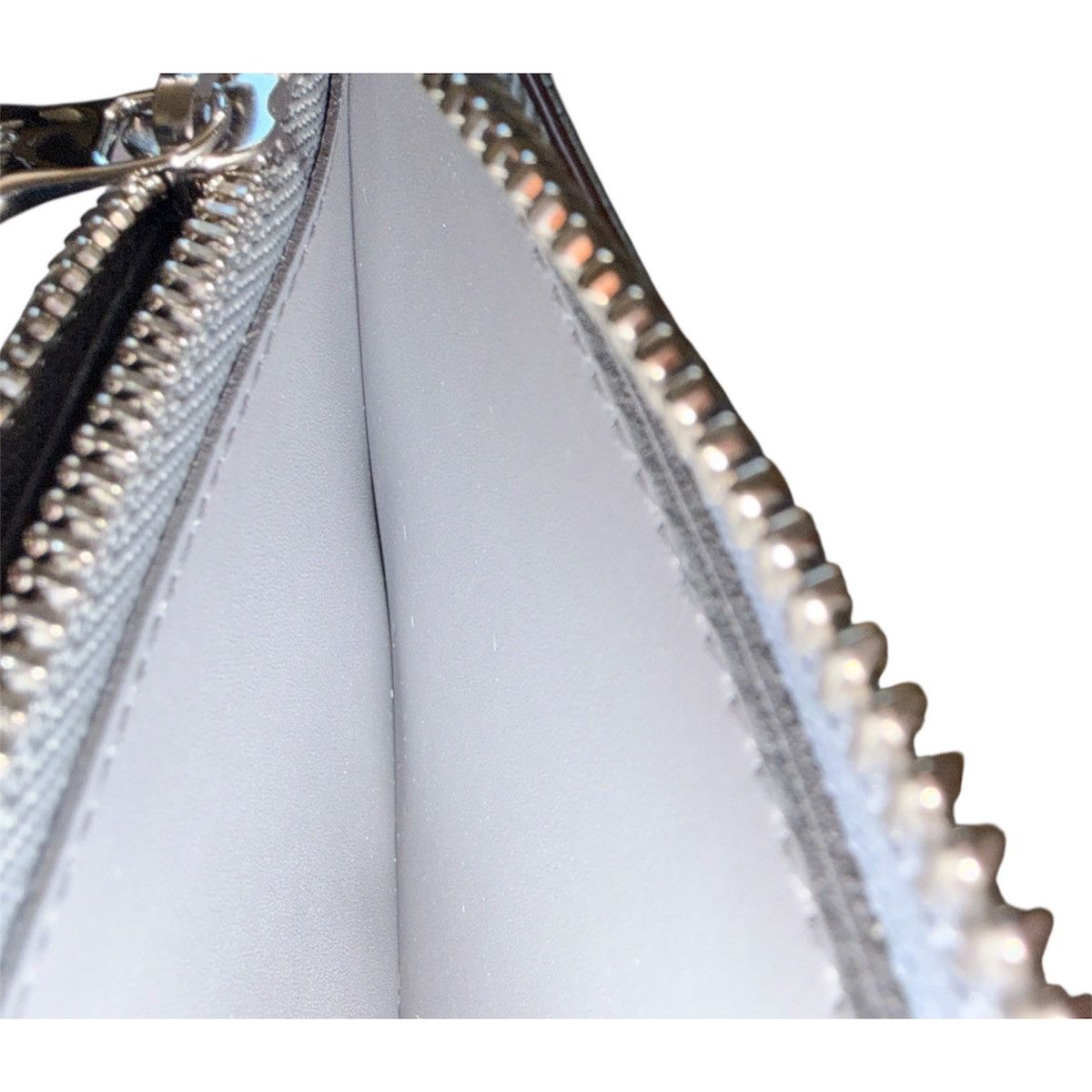 Louis Vuitton Louis Vuitton 2D Silver Metallic Mirror Zippy Long Wallet Size ONE SIZE - 14 Thumbnail