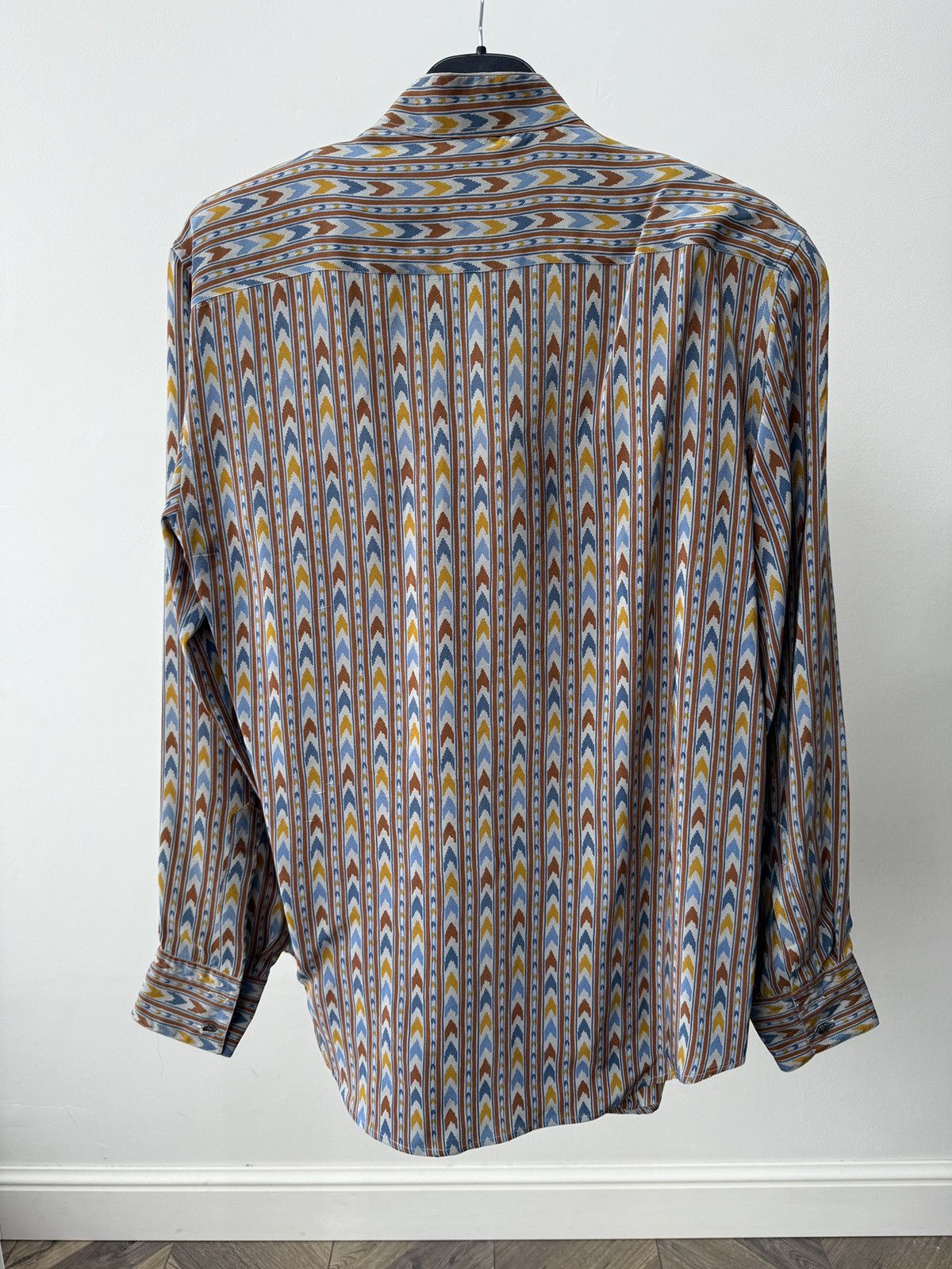 Yves Saint Laurent Vintage Yves Saint Laurent YSL 100% Silk Shirt women’s Size S / US 4 / IT 40 - 10 Thumbnail