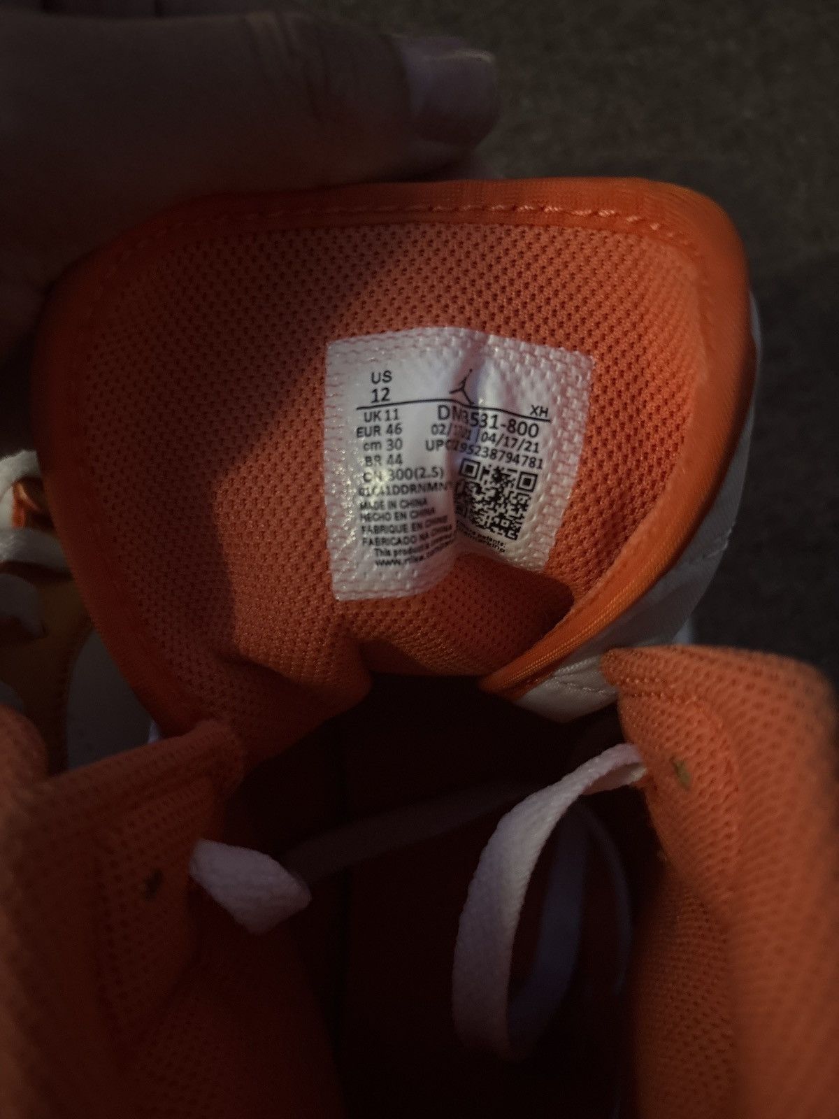 Nike Air Jordan 1 Mid SE Electro Orange Size US 12 / EU 45 - 4 Thumbnail
