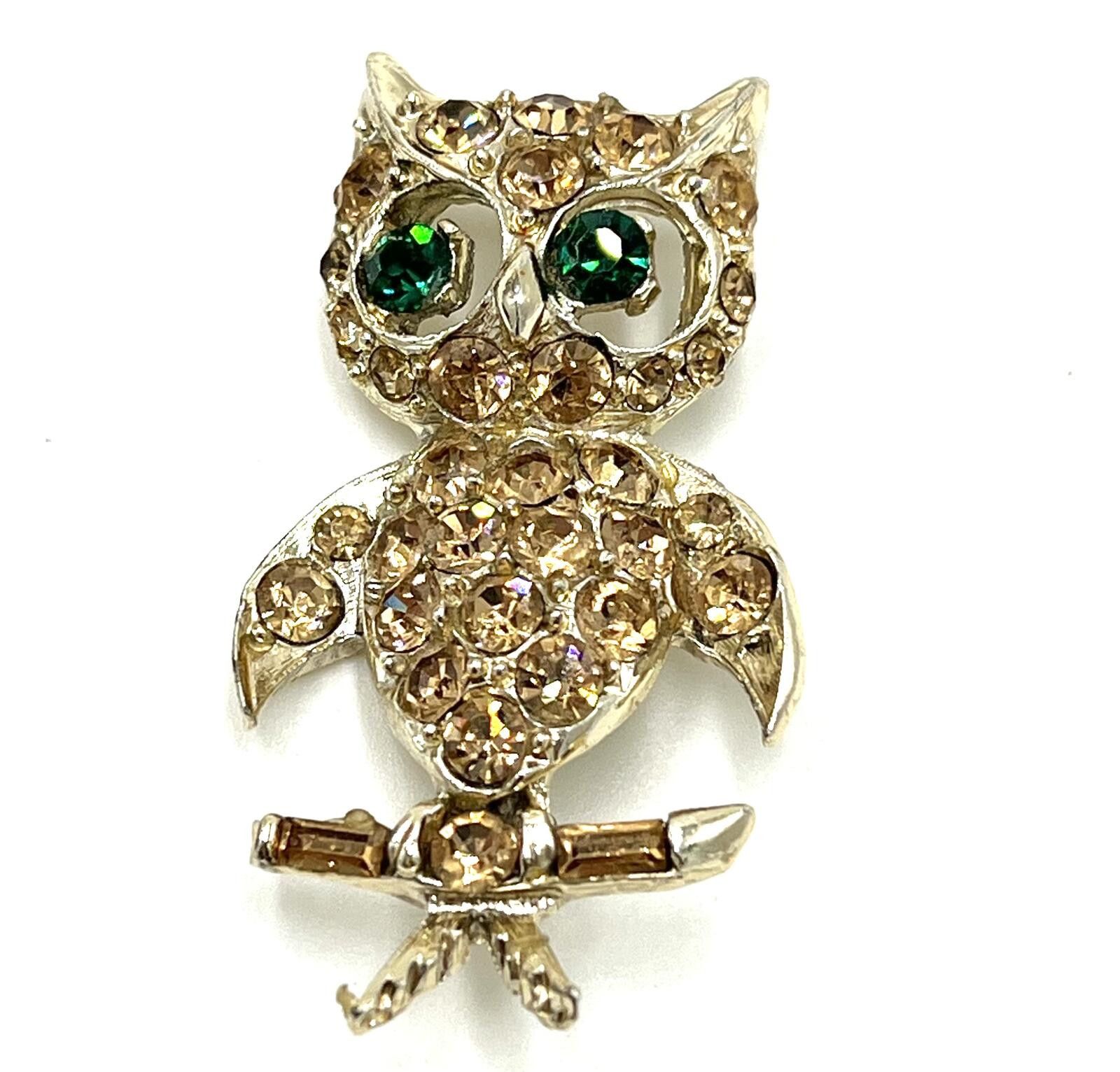 Pelle Pelle Pell Silvertone Champagne & Green Rhinestone Owl Brooch Size ONE SIZE - 1 Thumbnail