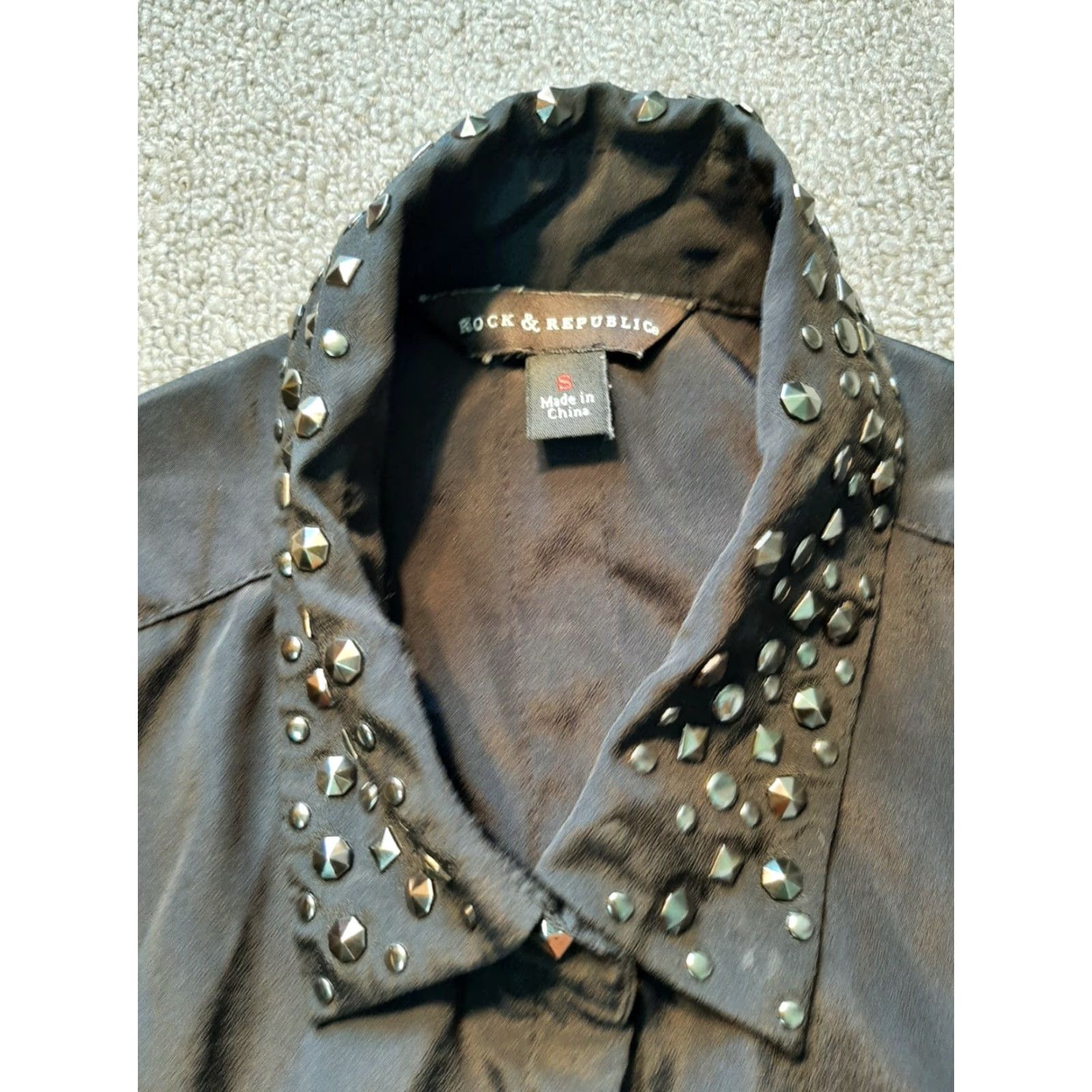Vintage Rock & Republic Shirt Button-Up Beaded Collar Black Sleeveless Small S Women Casual Shirt Size S / US 4 / IT 40 - 2 Thumbnail