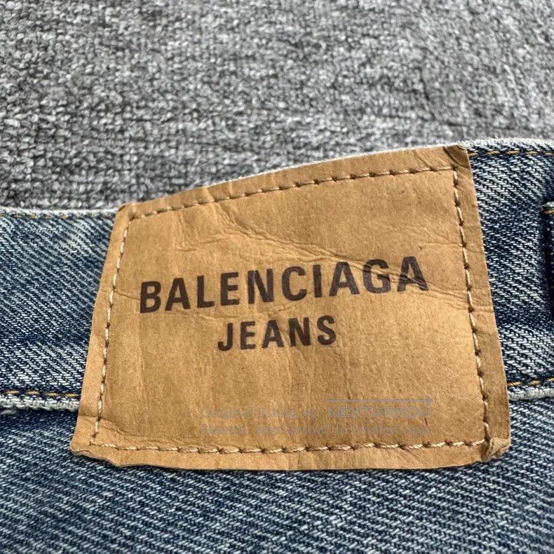 Balenciaga Balenciaga size XS Washed distressed slashed denim shorts Size 22" - 6 Thumbnail