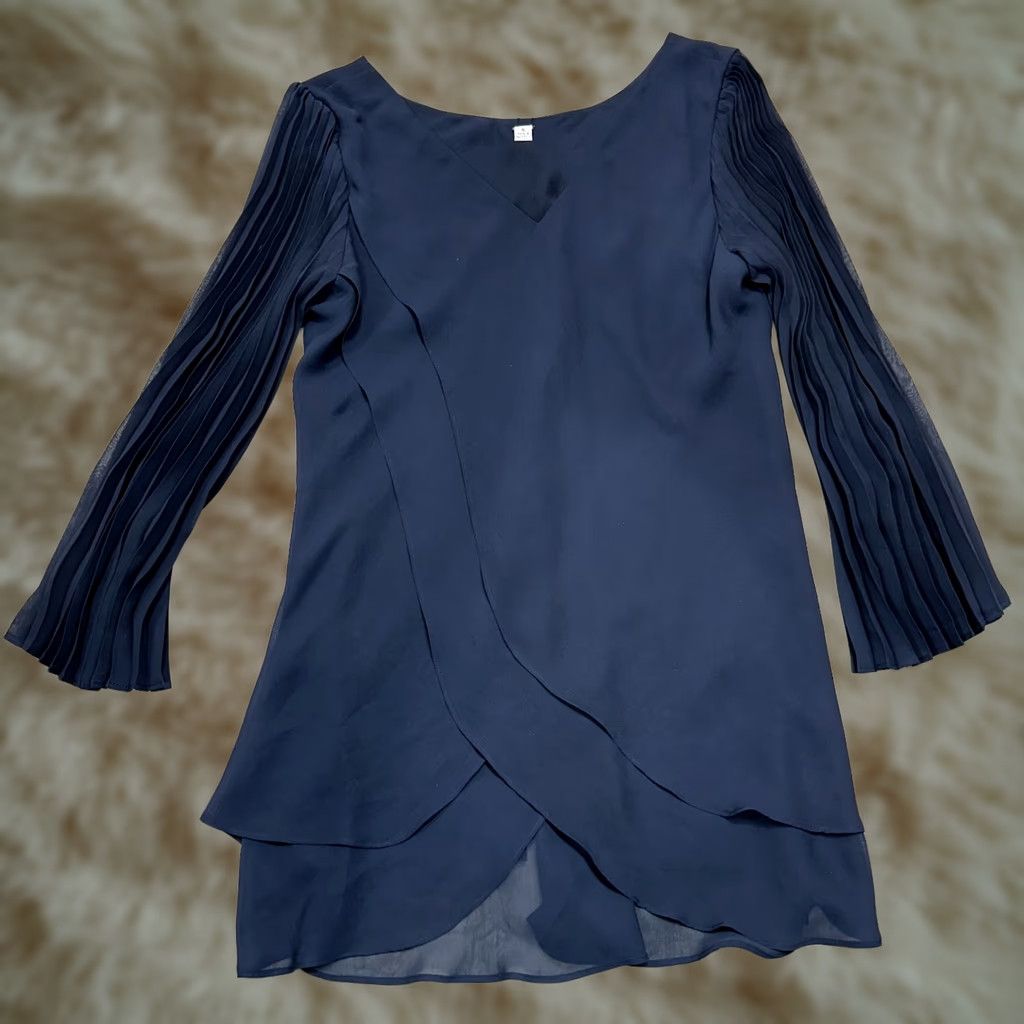 Vintage Hot in Hollywood Blouse Shirt Tunic Long Sleeve XS S Pleated Sheer V-Neck Blue Women Dressy Casual Size S / US 4 / IT 40 - 1 Thumbnail