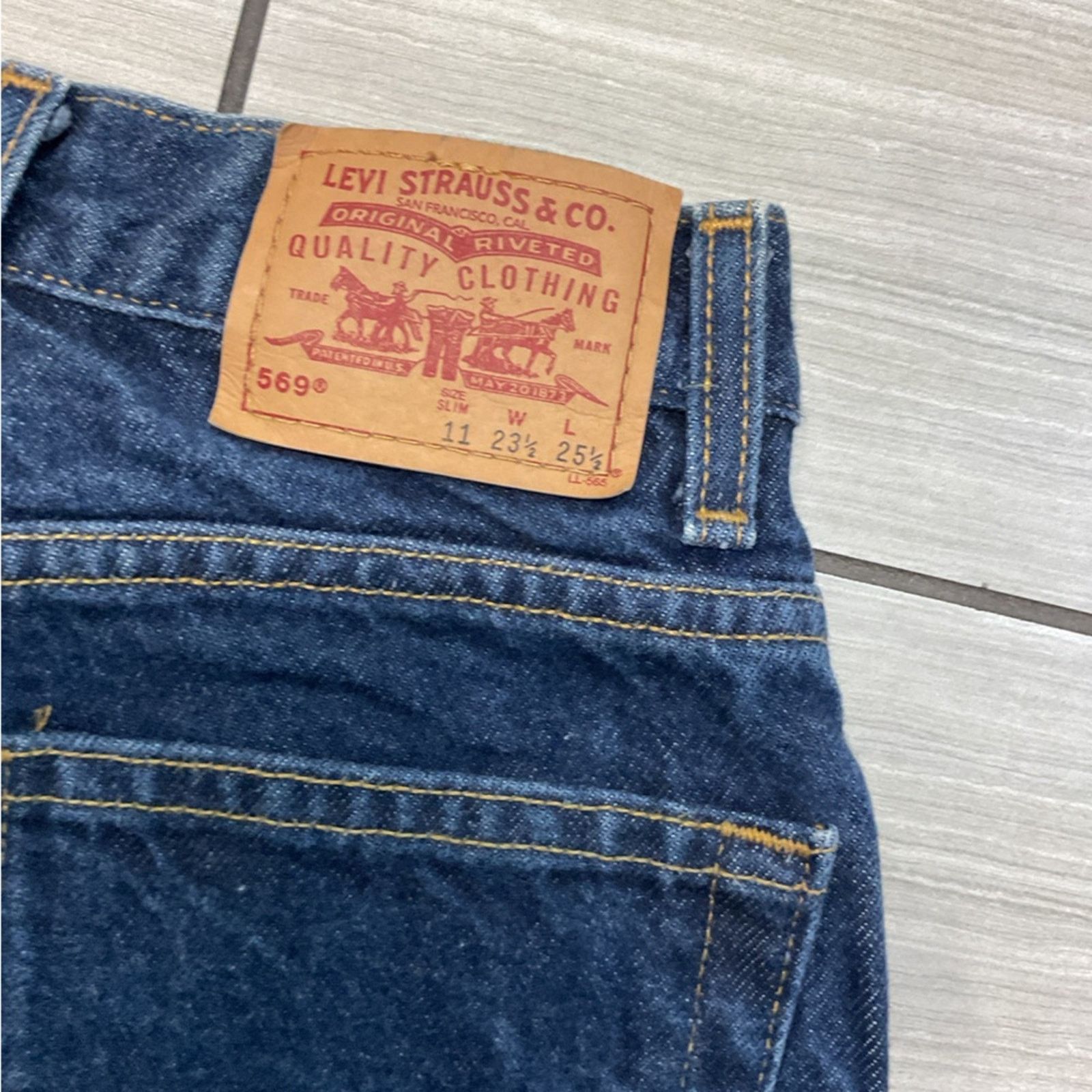 Levi's Vintage 90s Levi’s Women’s Loose Fit Slim Jeans Size 24" / US 00 / IT 34 - 4 Thumbnail