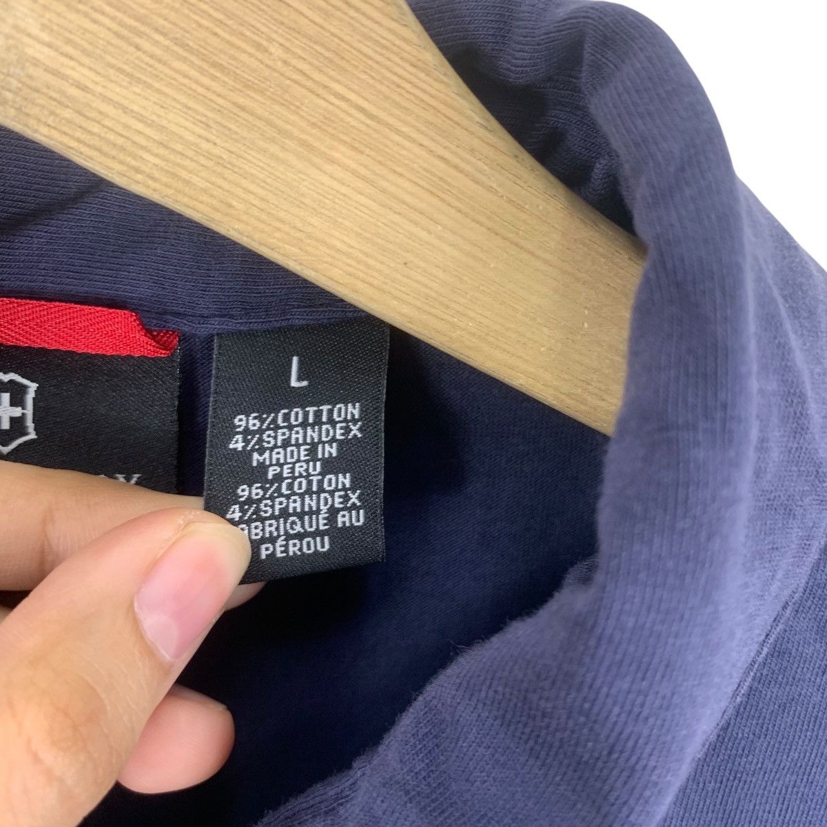 Victorinox VICTORINOX Swiss Army Minimalist Design Polo Tee Shirt Size US L / EU 52-54 / 3 - 8 Thumbnail