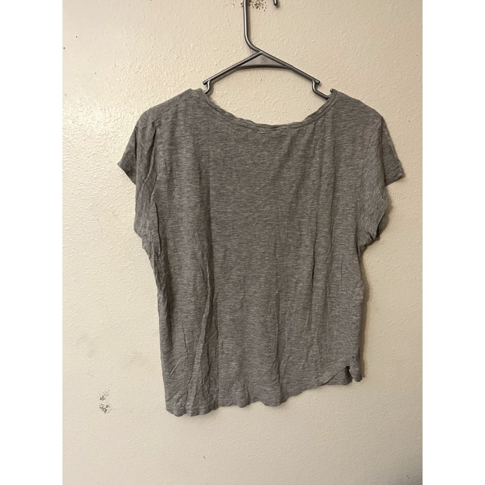 H&M H&M Basic Women’s Gray Short Sleeve T Shirt Size Small Casual Shirt Womens Small Gray Basic T-Shirt Size S / US 4 / IT 40 - 3 Thumbnail