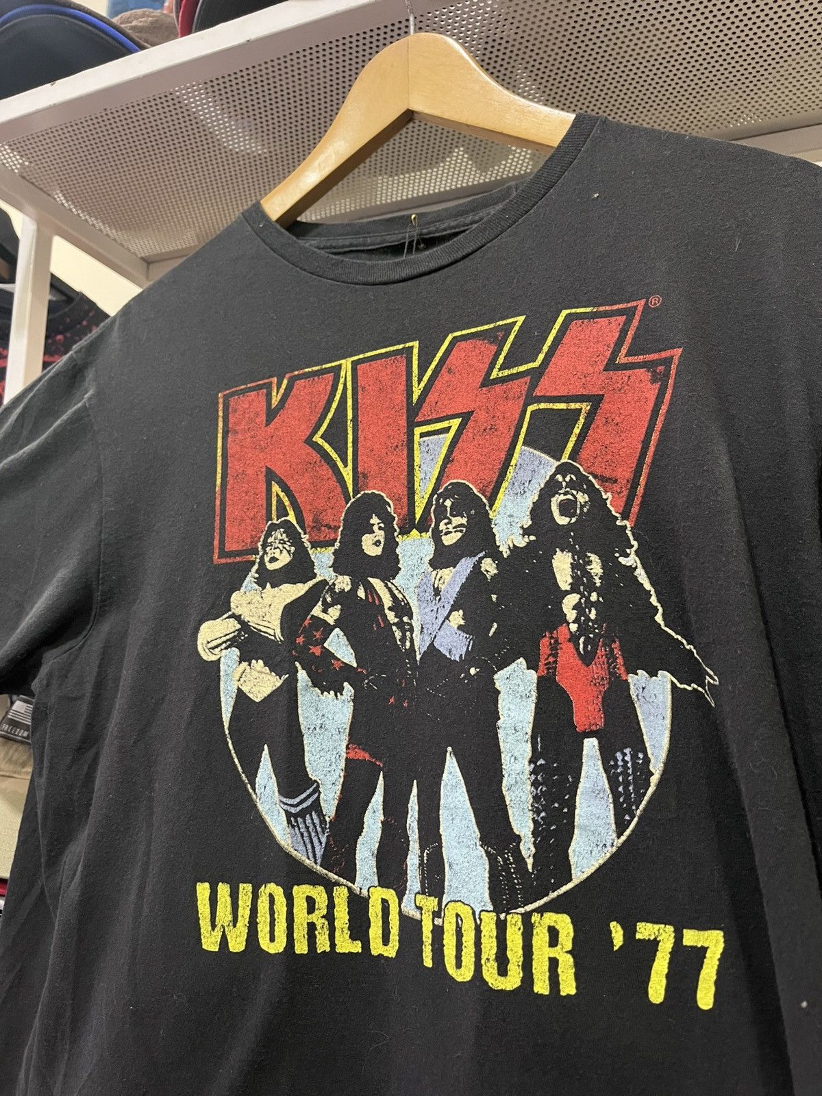 Band Tees Kiss World Tour 1977 Concert T Shirt Vintage Retro Rock Band Size US L / EU 52-54 / 3 - 2 Thumbnail