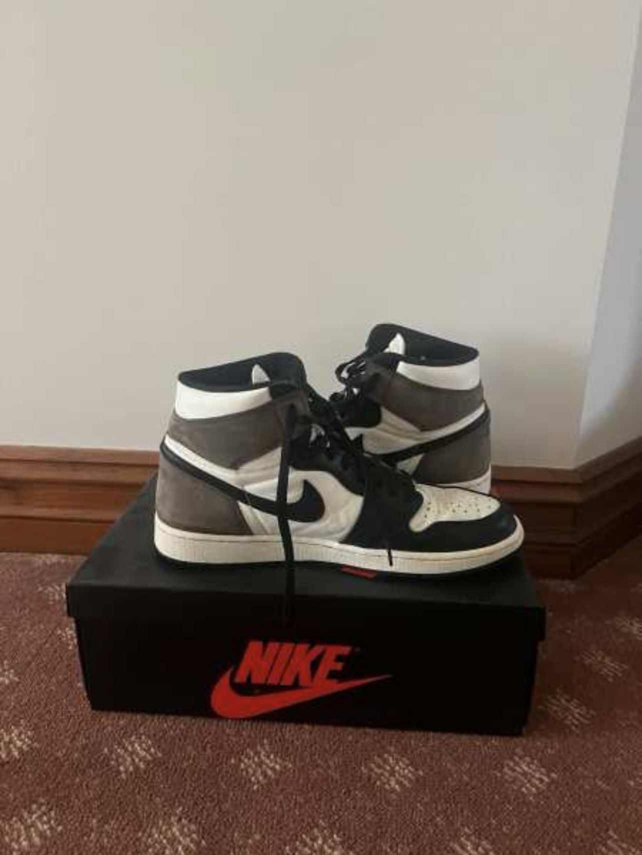 Nike Nike Air Jordan 1 Mocha US12 Size US 12 / EU 45 - 4 Thumbnail