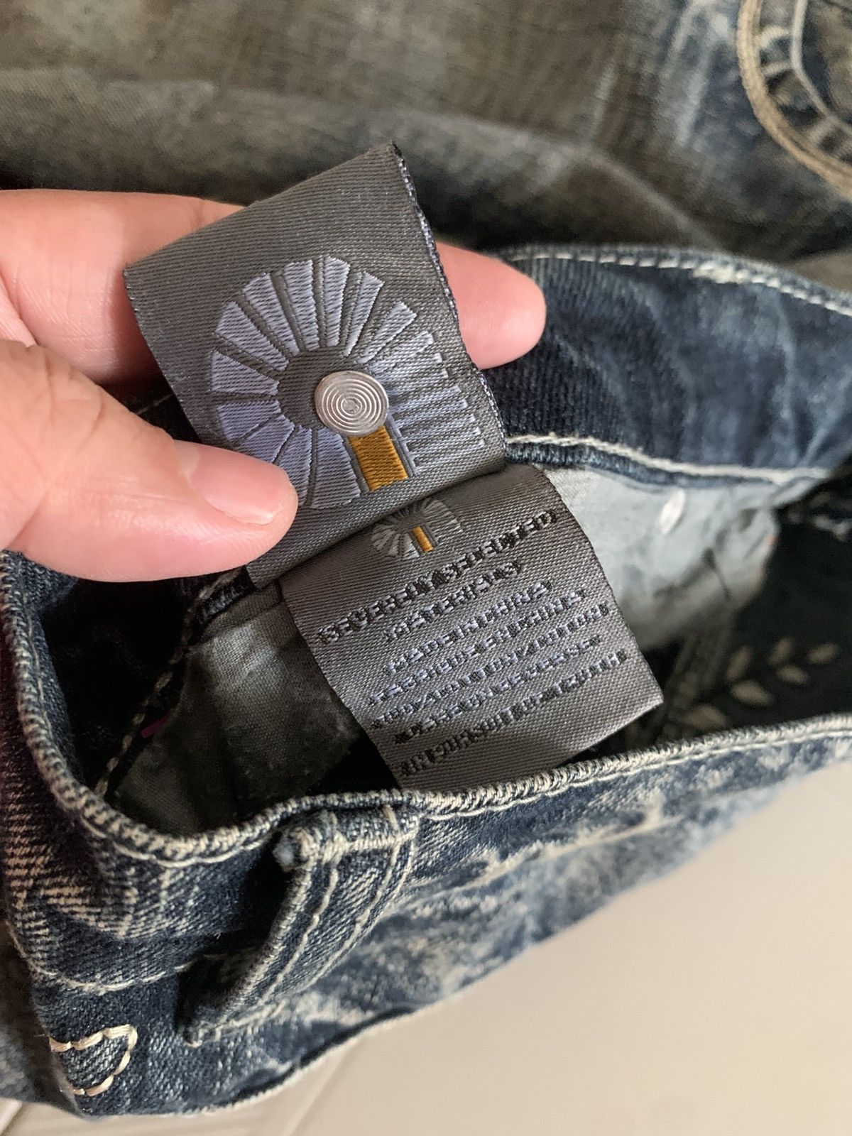 Akademiks Akademiks Emboidered Baggy Jeans VERY RARE Crane design Size US 40 / EU 56 - 6 Thumbnail