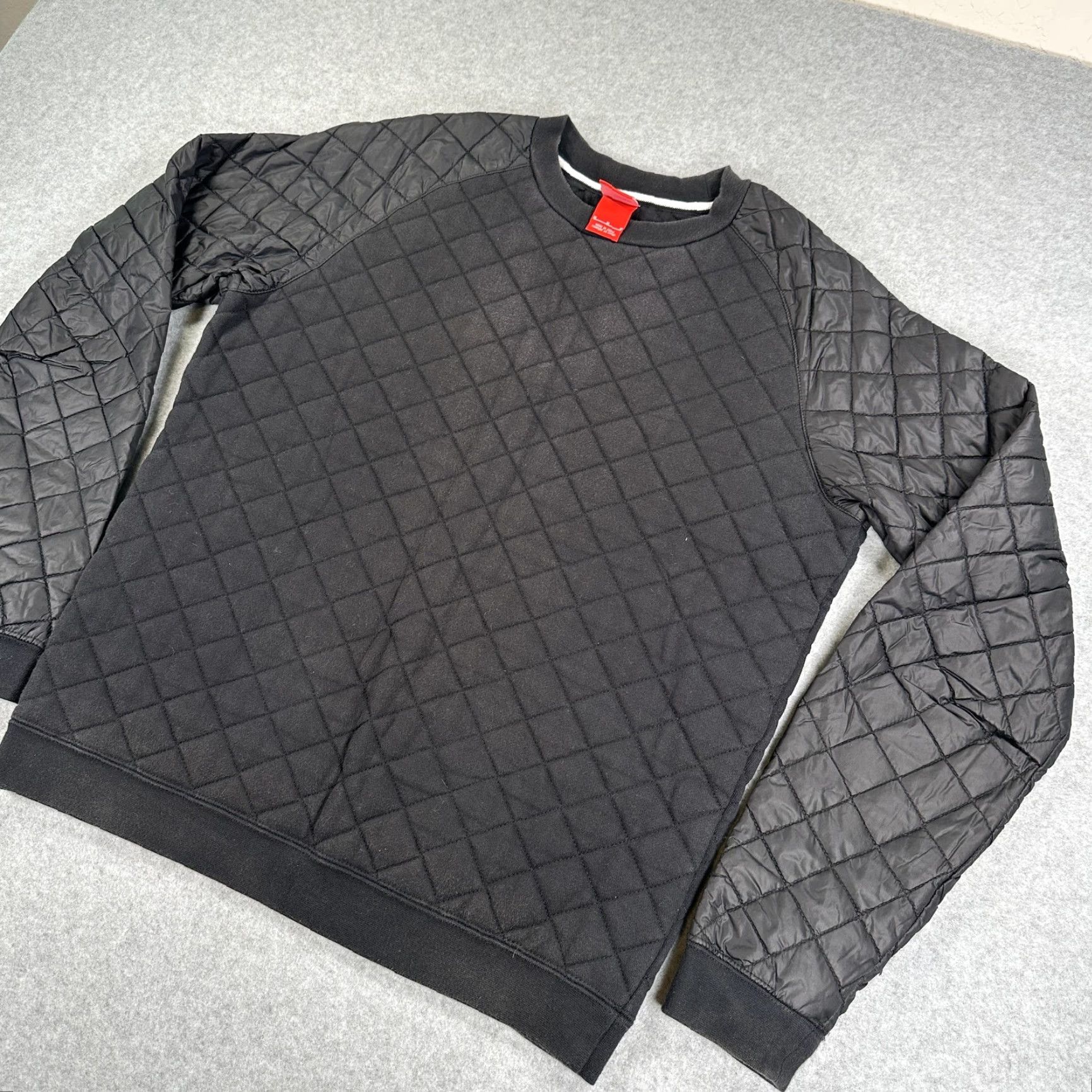 Nike Nike Quilted Sleeve Crewneck Pullover Sweater Womens Medium Black 578945-010 Size M / US 6-8 / IT 42-44 - 2 Thumbnail
