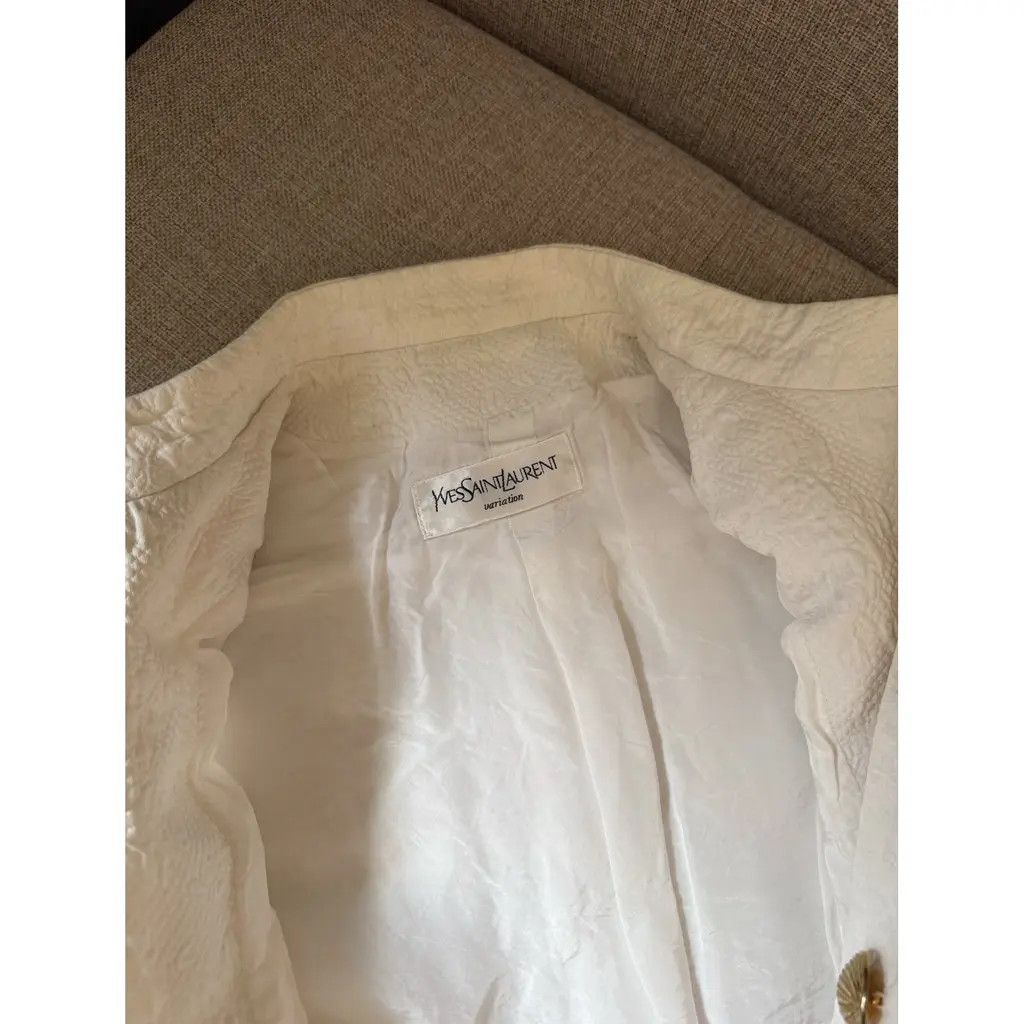 Yves Saint Laurent Yves Saint Laurent White Vintage Blazer Gold Buttons FR36 Size XS / US 0-2 / IT 36-38 - 4 Thumbnail