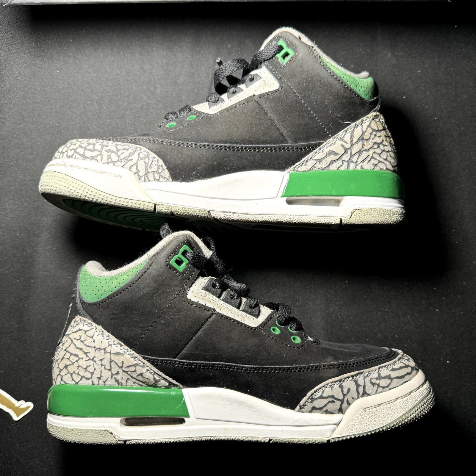 Jordan Brand × Nike Size 5 - Nike Air Jordan 3 Retro GS Pine Green 2021 Shoes Size US 5 / EU 37 - 2 Thumbnail