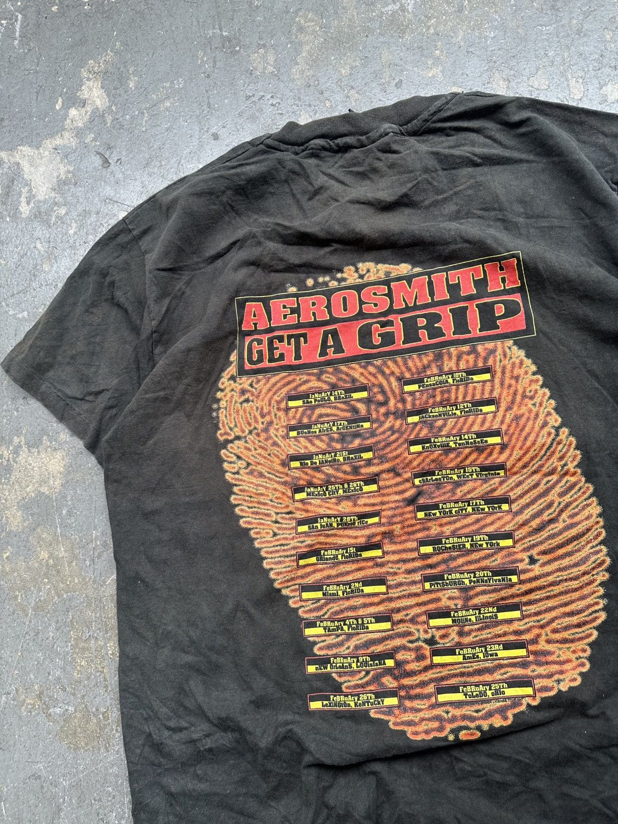 Aerosmith 1993 Aerosmith Get A Grip Sun Faded Vintage Band Tee Size US XL / EU 56 / 4 - 5 Thumbnail