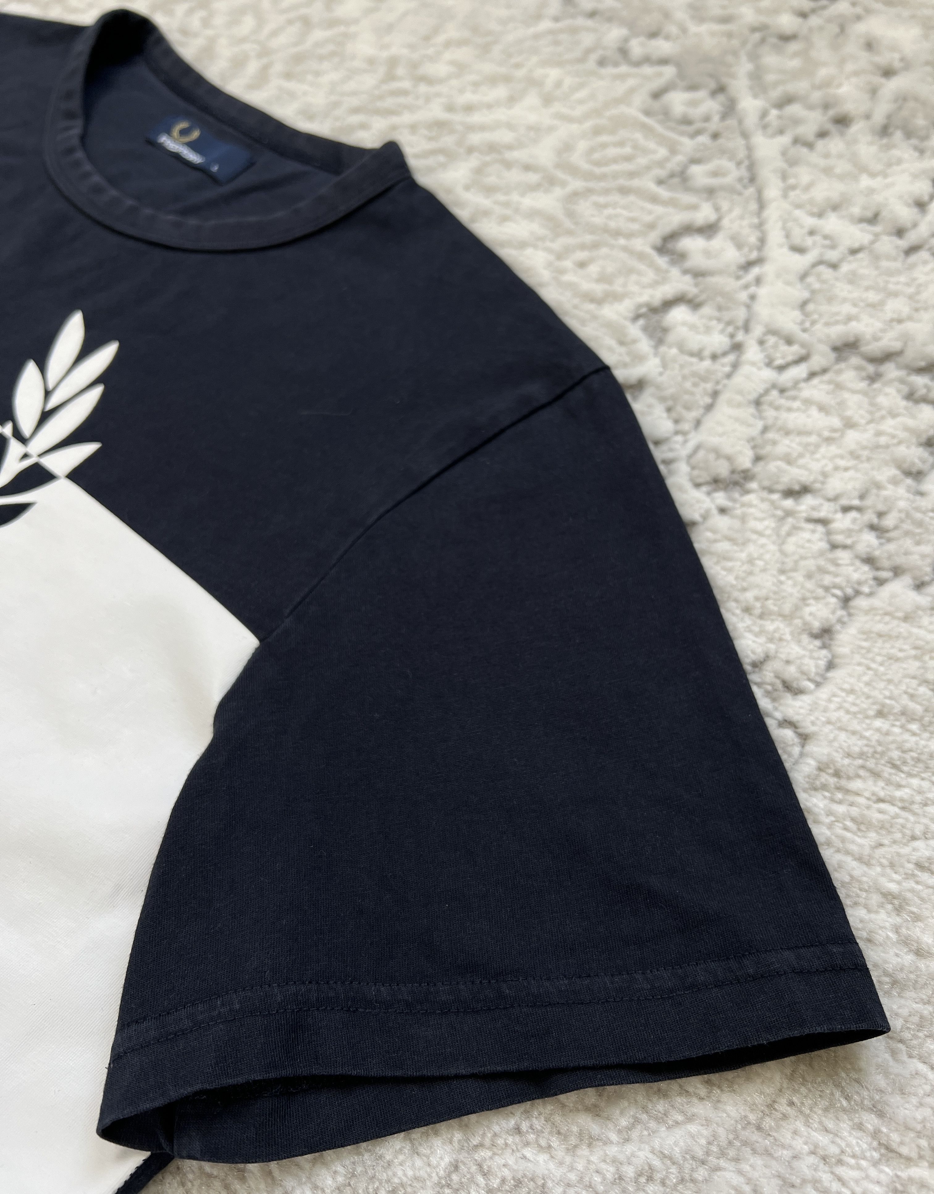 Fred Perry Fred Perry Laurel Wreath Block Panel T-Shirt L Size US L / EU 52-54 / 3 - 4 Thumbnail