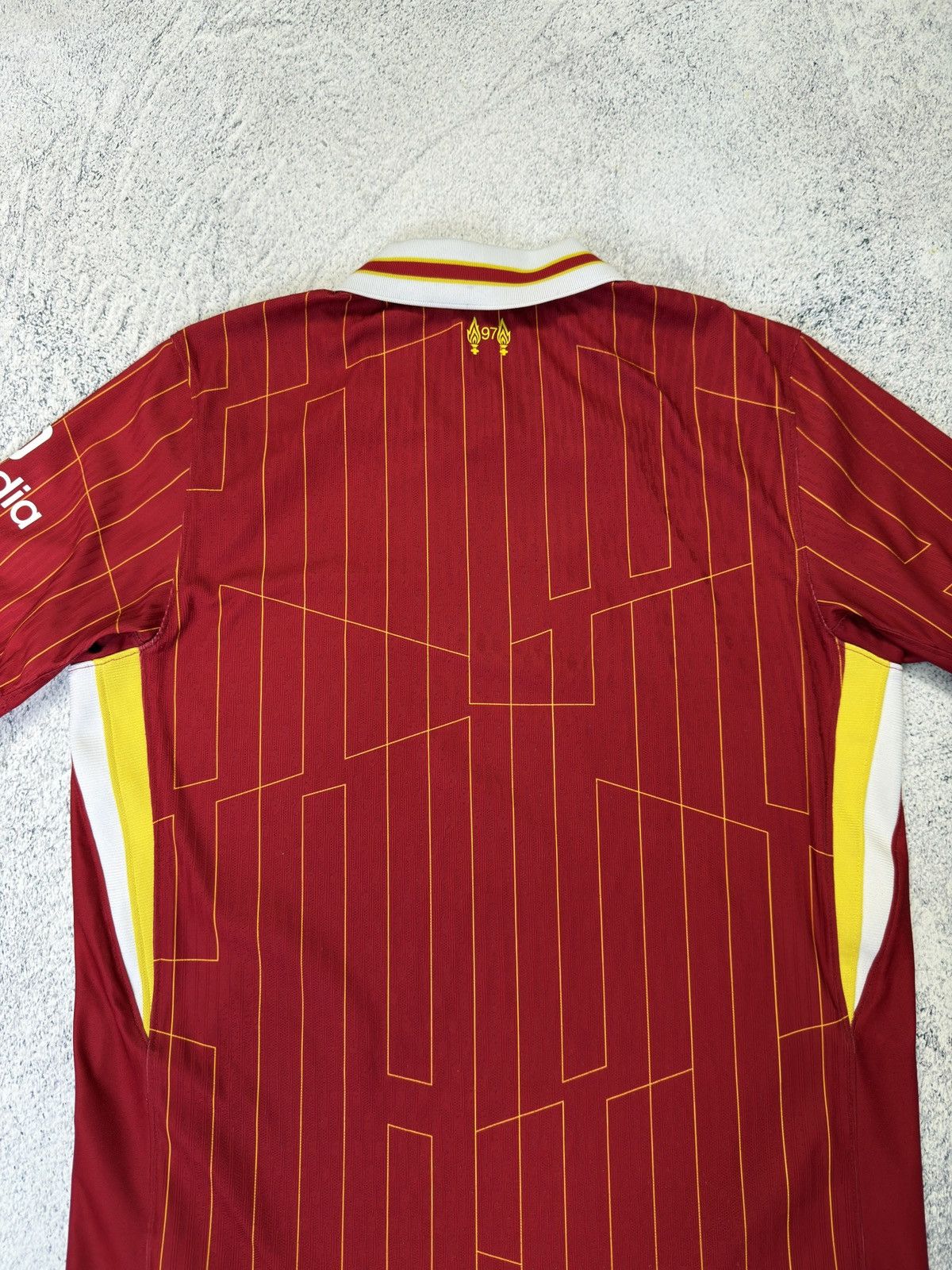Nike Nike Liverpool 2024/25 Home Football Shirt Soccer Jersey Size US M / EU 48-50 / 2 - 12 Thumbnail