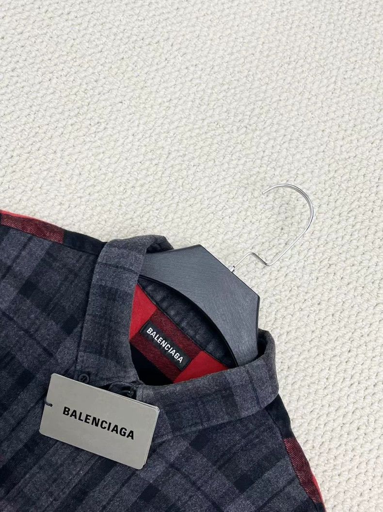 Balenciaga Balenciaga size 39 Black and red two-tone patchwork plaid Size US M / EU 48-50 / 2 - 3 Thumbnail