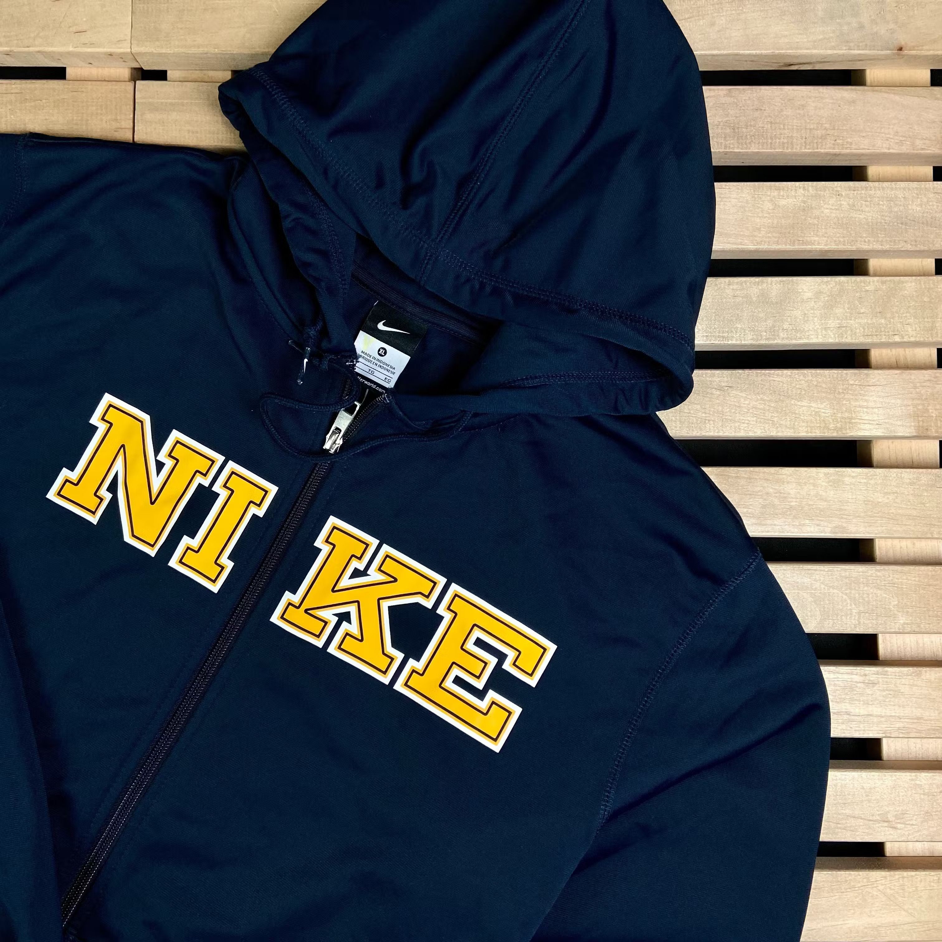 Nike × Vintage Mens Hoodies Nike Vintage Size XL Big Print Size US XL / EU 56 / 4 - 2 Thumbnail
