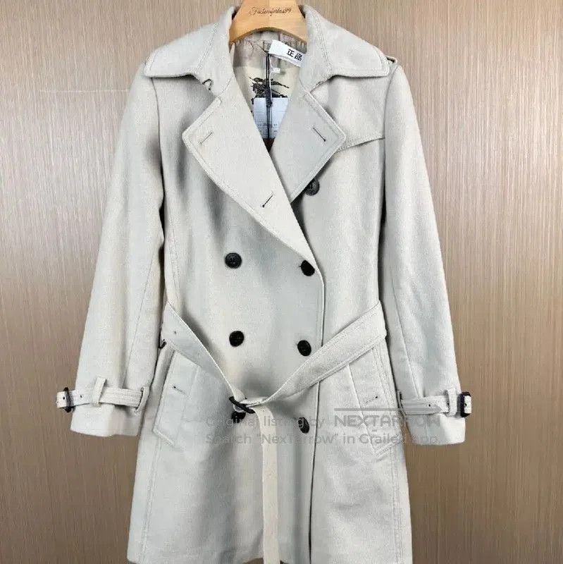 Burberry Burberry M Size Light Gray Women's Coat. Size M / US 6-8 / IT 42-44 - 1 Thumbnail