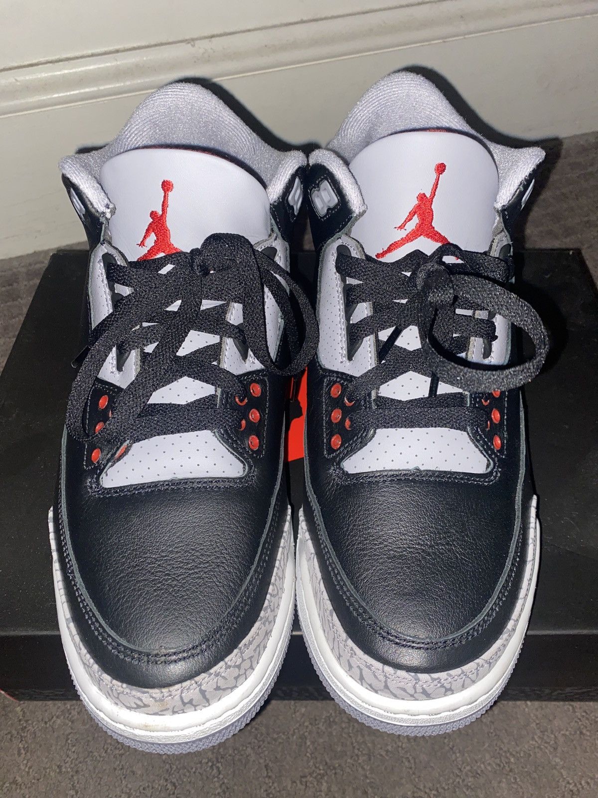 Jordan Brand Jordan Black Cement 3 Size US 10.5 / EU 43-44 - 2 Thumbnail