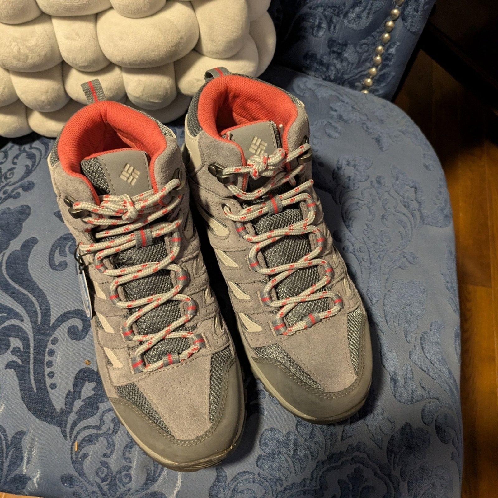 Columbia NWT Columbia Crestwood Mid Waterproof Hiking Boot size 7.5 Size US 7.5 / IT 37.5 - 5 Thumbnail