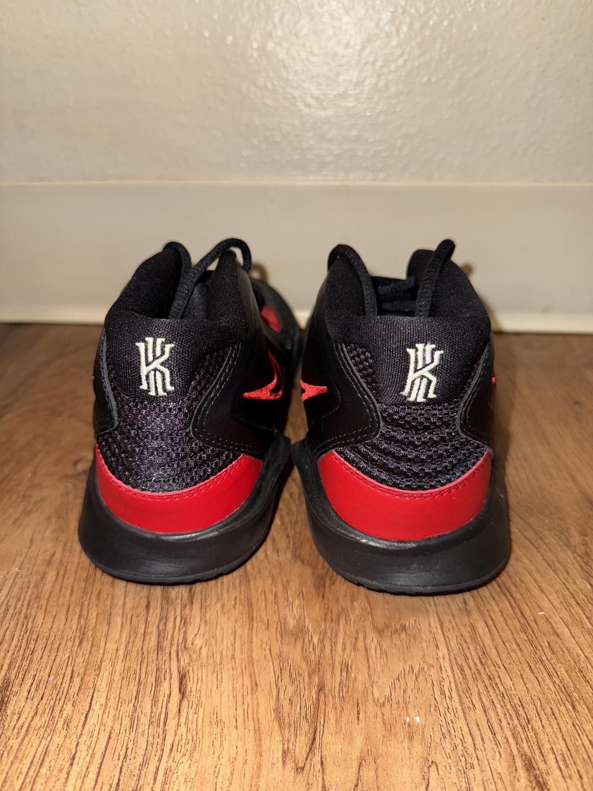 Nike Nike Kyrie Infinity Bred (Gs) Size US 6 / EU 39 - 2 Thumbnail