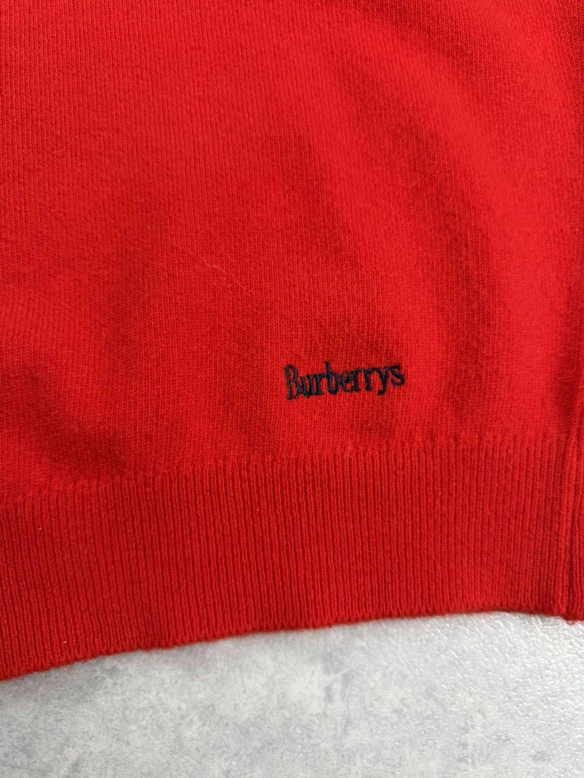 Burberry Burberry Vintage Red Lambswool V Neck Vest Scotland Size 36 Size XS / US 0-2 / IT 36-38 - 2 Thumbnail
