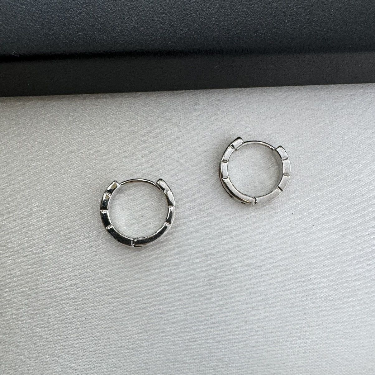 Designer 15mm Small Hoop Earrings for Men Women Unisex Hip Hop Style Size ONE SIZE - 5 Thumbnail