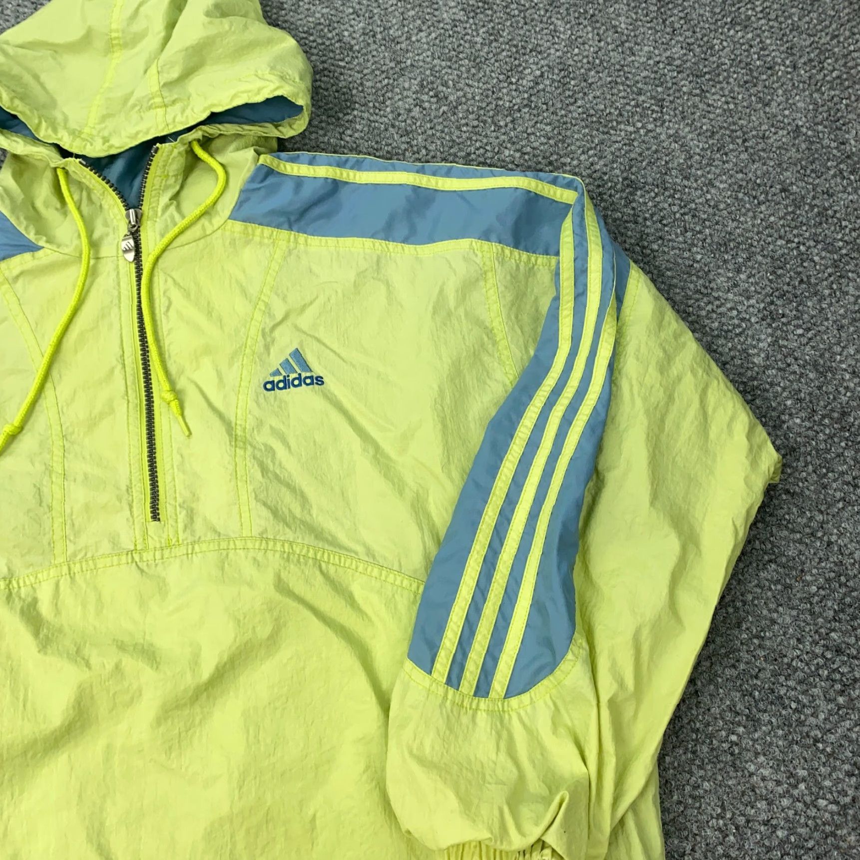 Adidas VINTAGE adidas Jacket Mens L Yellow Windbreaker 90s Zip Hooded 3-Stripe Adults Mens Jacket Size US L / EU 52-54 / 3 - 2 Thumbnail