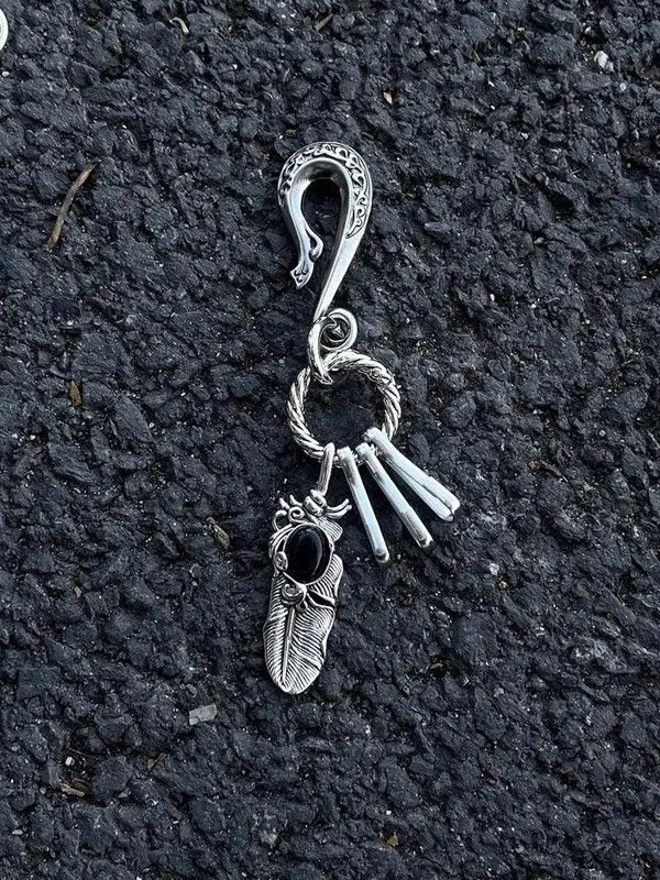 Jewelry Gem Twist Buckle Keychain, y2k Keychain Size ONE SIZE - 1 Thumbnail