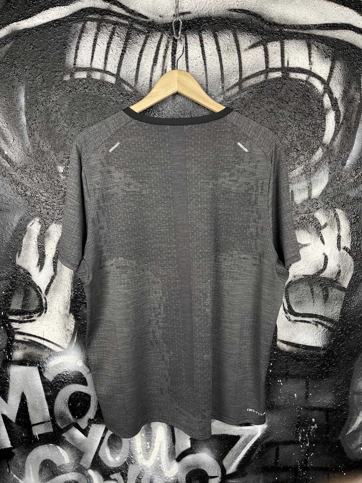 Nike Nike Dri-Fit ADV Techknit Ultra Running Sport Grey T-Shirt Men’s Size XL Size US XL / EU 56 / 4 - 7 Thumbnail