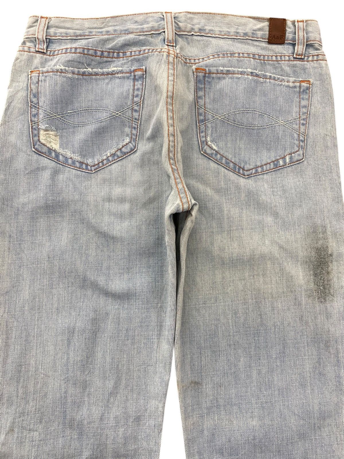Abercrombie & Fitch Abercrombie & Fitch Distressed Style Boot Cut Jeans Size US 32 / EU 48 - 4 Thumbnail