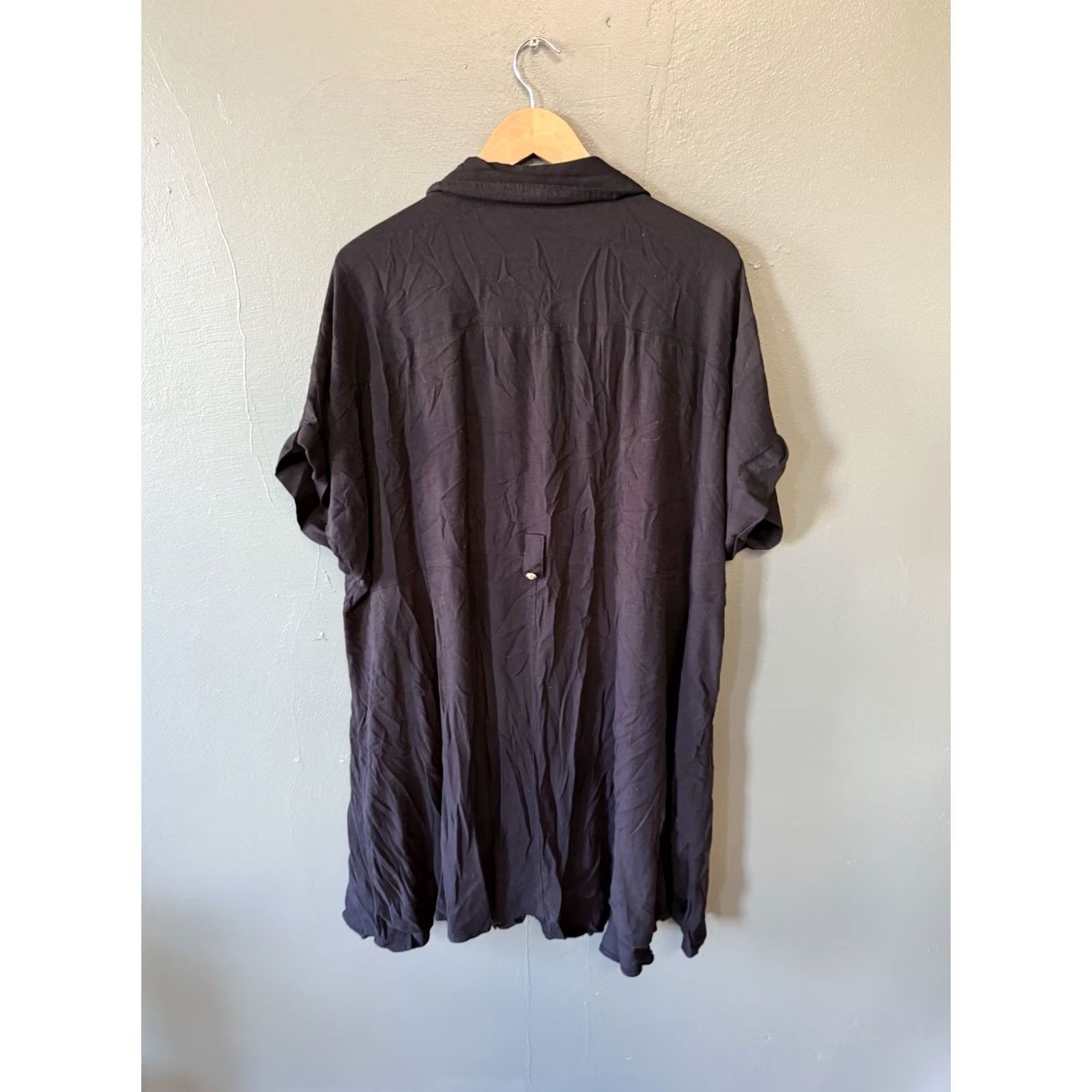 Torrid Torrid Shirt Black Short Sleeve Button-Up Plus Size 4 Women Size S / US 4 / IT 40 - 2 Thumbnail