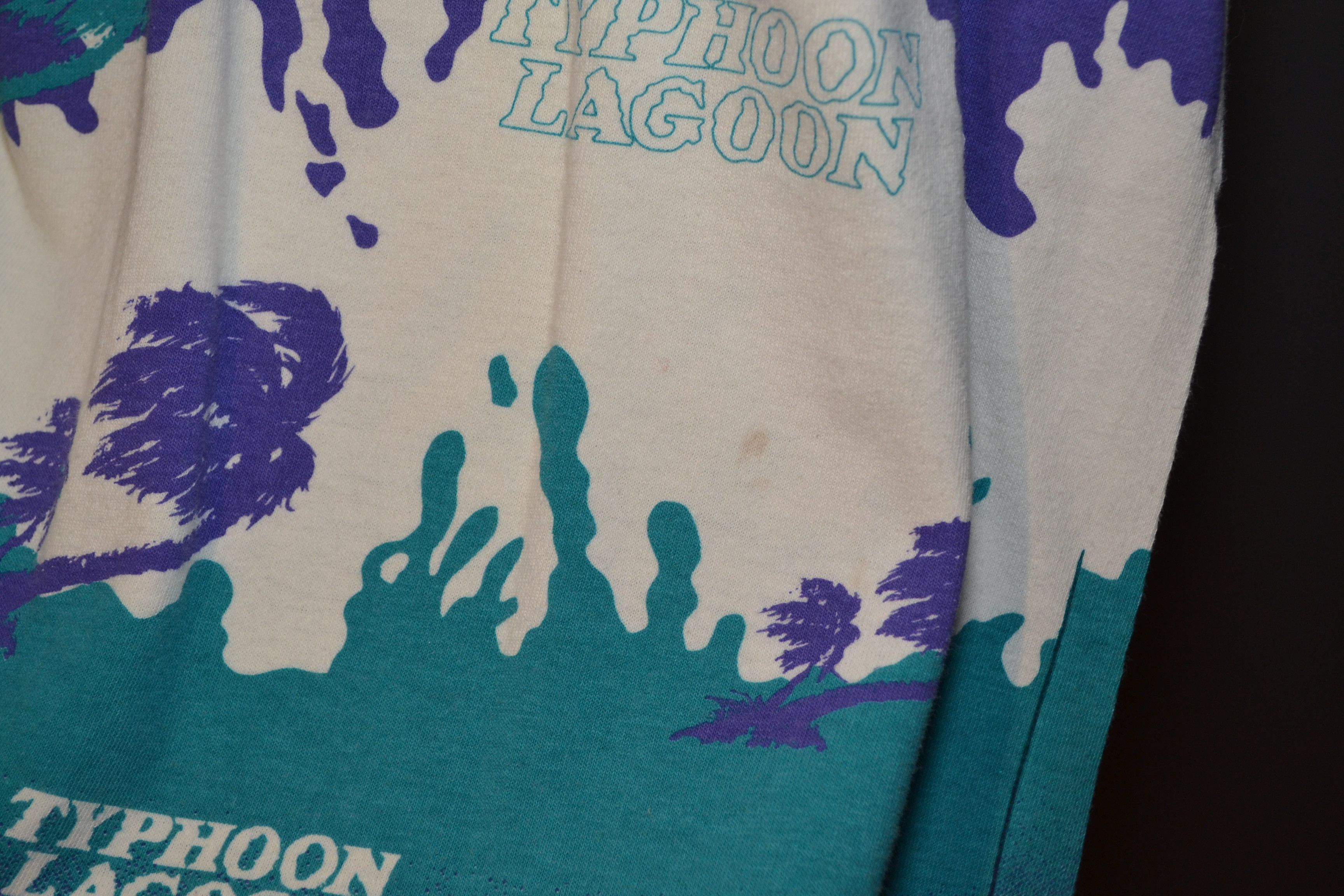 Disney × Vintage Vintage 90's Disney Typhoon Lagoon All Over Print T Shirt Size US L / EU 52-54 / 3 - 11 Thumbnail