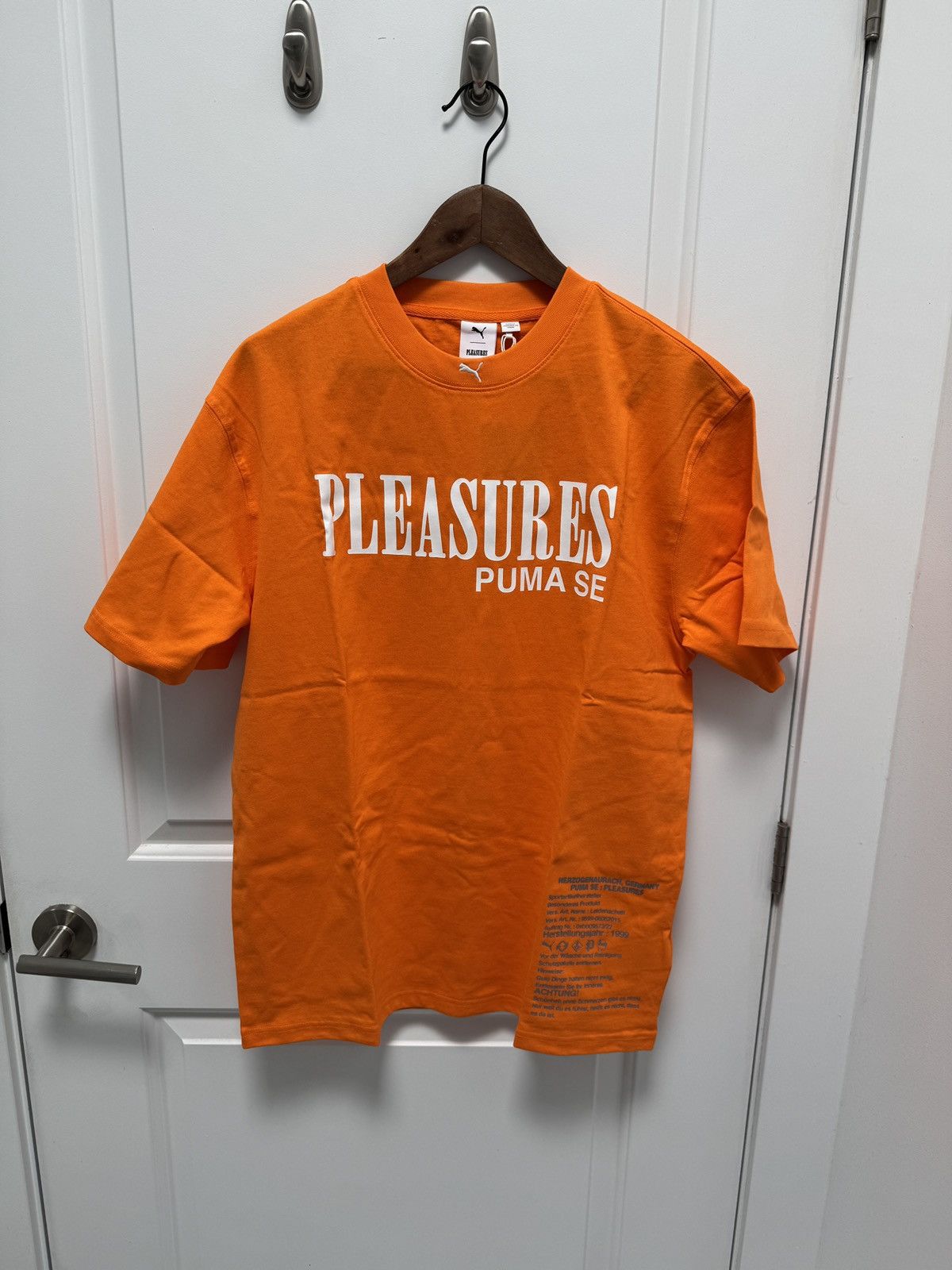 Pleasures × Puma Puma x Pleasures Typo Tee Size US M / EU 48-50 / 2 - 1 Thumbnail