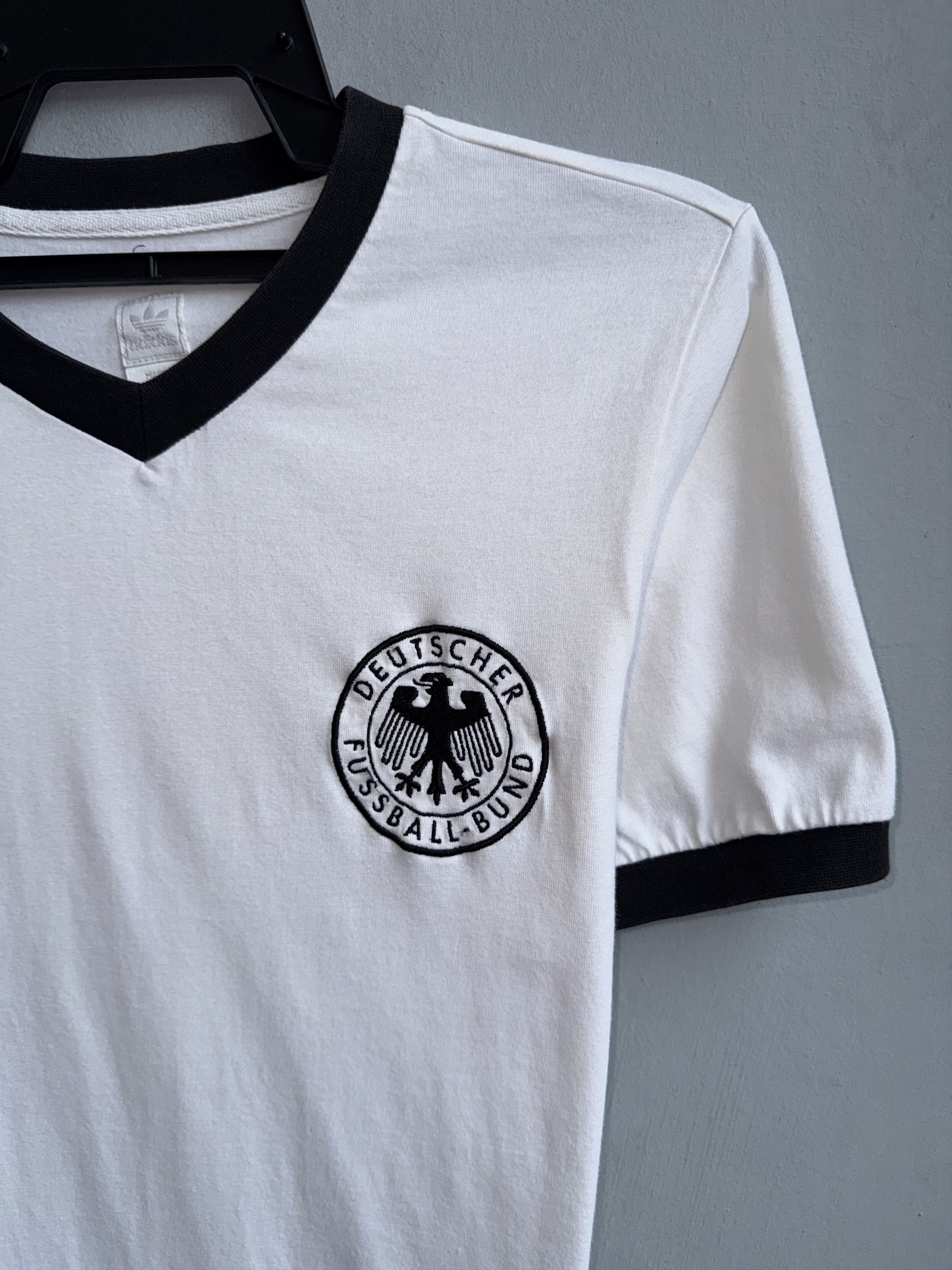 Adidas × Vintage 90’s Adidas Deutschland Football Yeezy Style Vultures Shirt Size M / US 6-8 / IT 42-44 - 2 Thumbnail