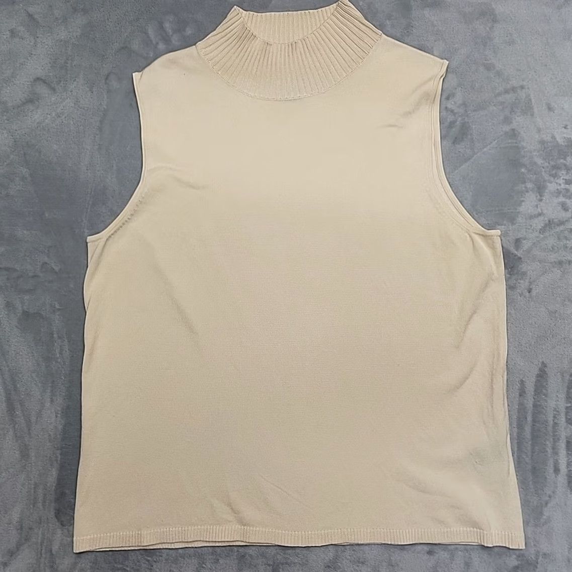 Vintage Josephine Chaus Top Women L Cream Sleeveless Silk Blend Capsule Wardrobe Knit Pullover Casual Sleeveless Shirt Womens Beige Size L / US 10 / IT 46 - 2 Thumbnail