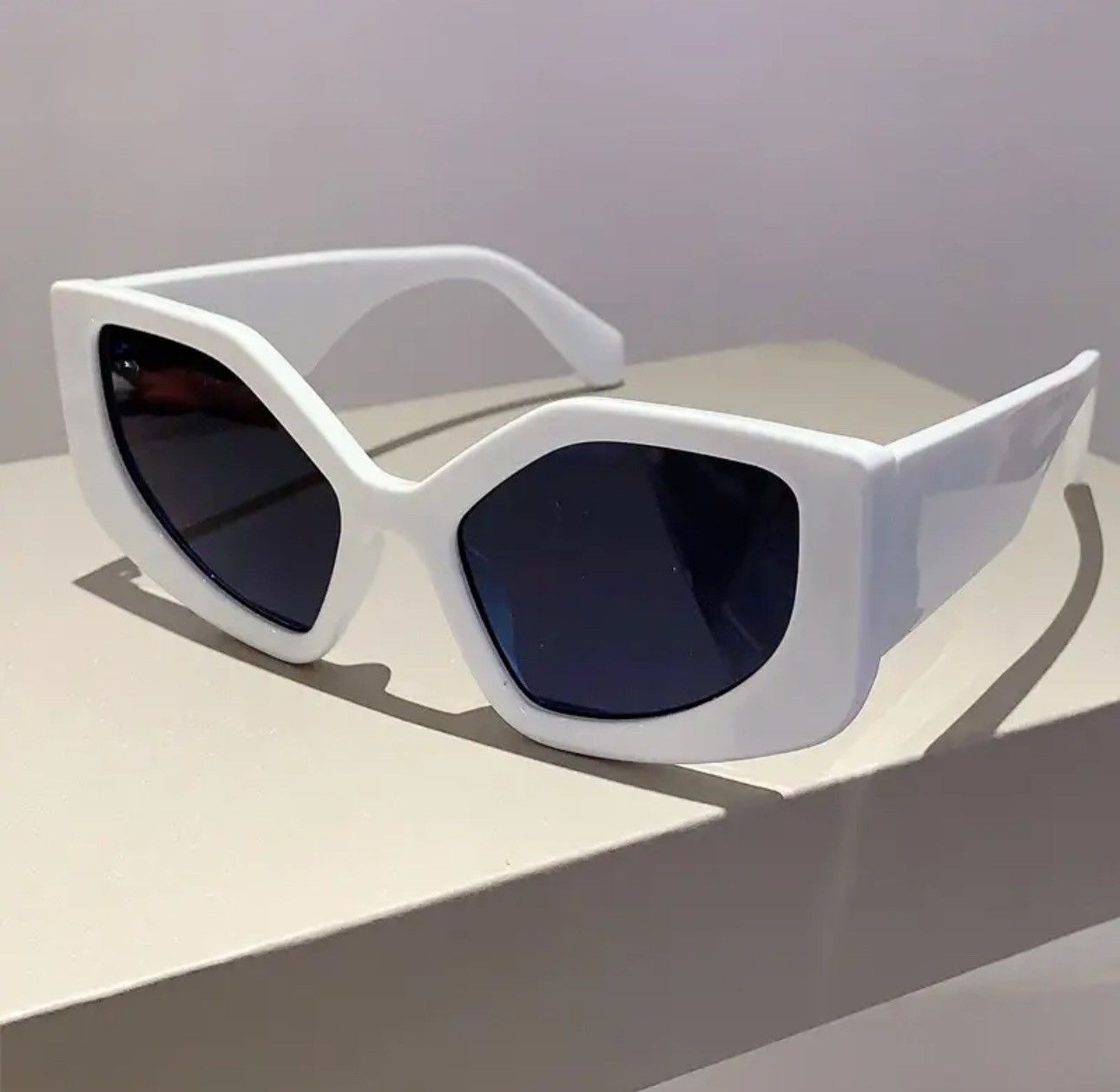 Vintage White Sunglasses Vintage Retro Style Y2k Size ONE SIZE - 1 Thumbnail
