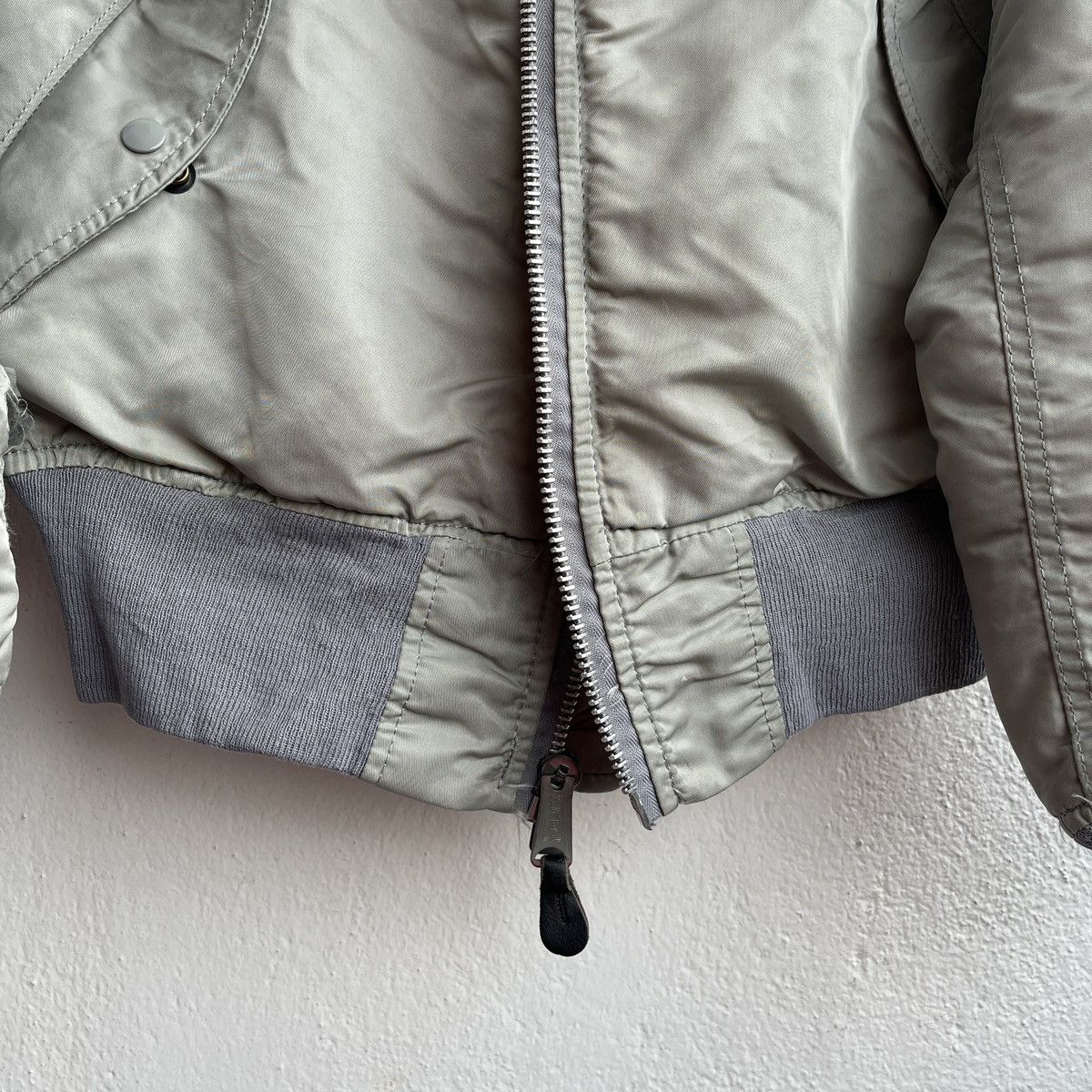 Alpha Industries VINTAGE ALPHA INDUSTRIES AVIREX MA-1 BOMBER FLIGHT JACKET Size US L / EU 52-54 / 3 - 13 Thumbnail