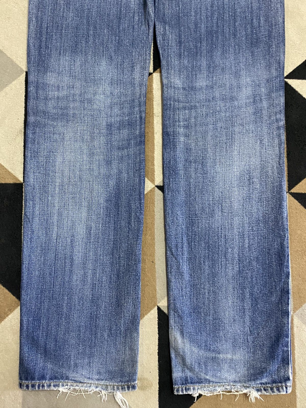 Japanese Brand Vintage Uniqlo Blue Wash Distressed Jeans Size US 32 / EU 48 - 6 Thumbnail