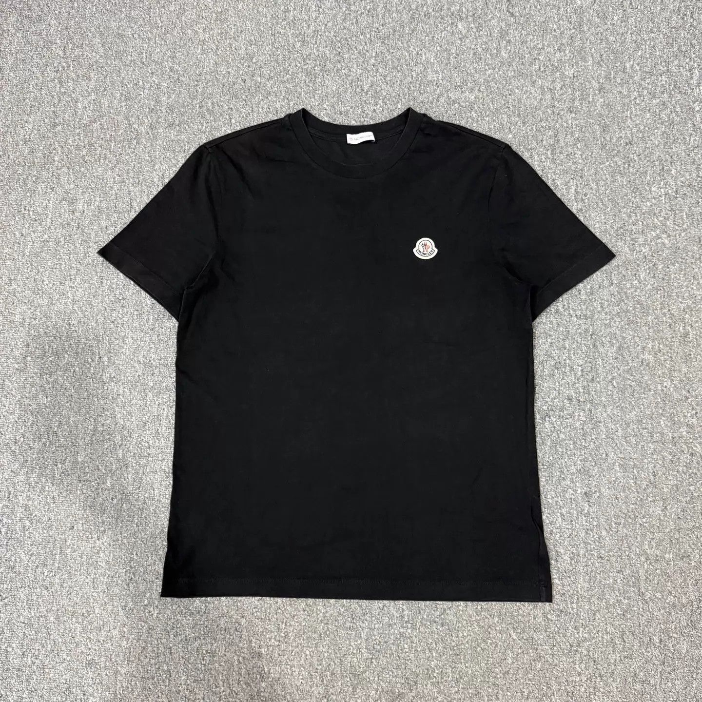 Moncler Moncler Black Chest Logo Short Sleeve L 99 New Size L / US 10 / IT 46 - 1 Thumbnail