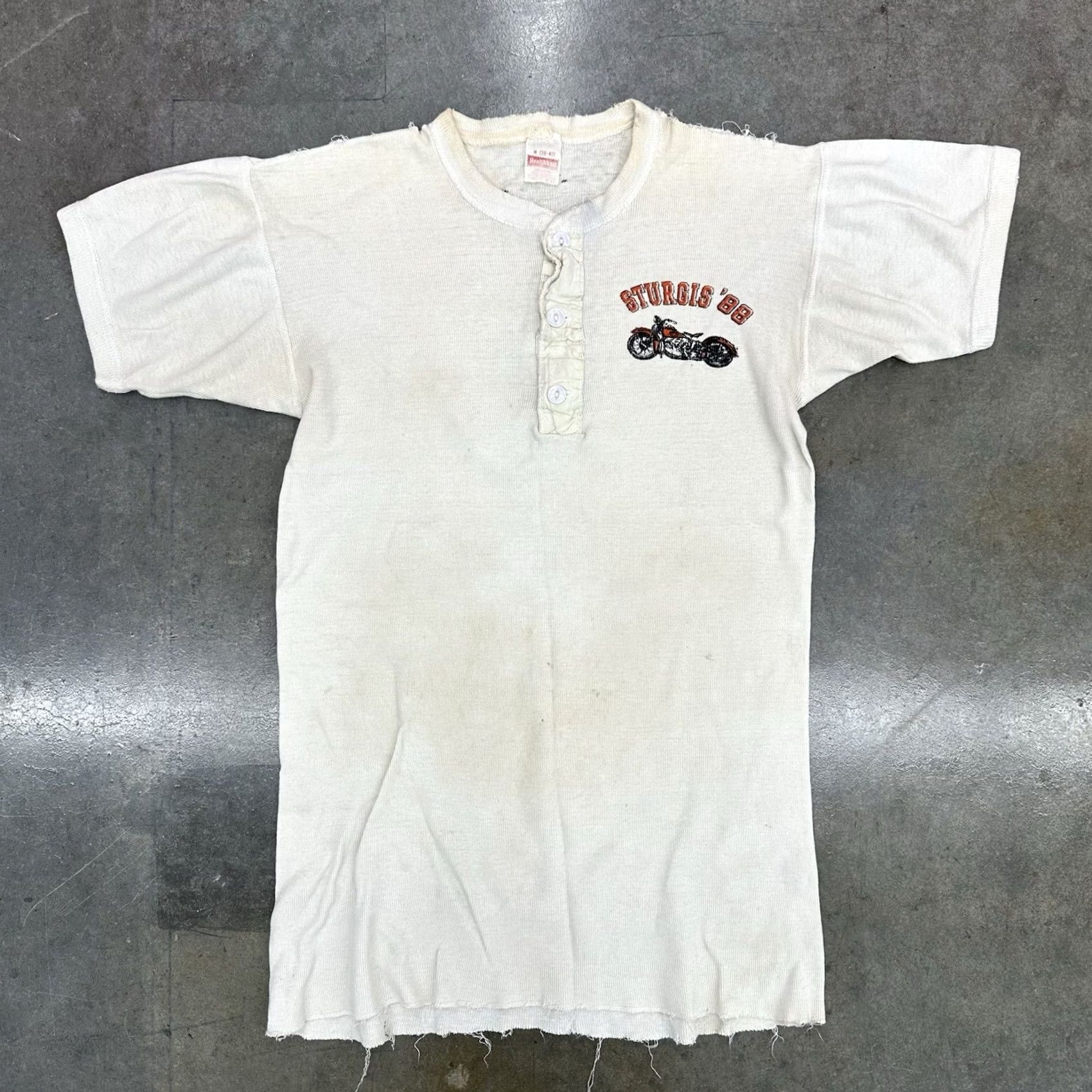 Vintage VINTAGE 1980s Healthknit 48th Annual Sturgis Henley T Shirt M White Mens Size US M / EU 48-50 / 2 - 2 Thumbnail