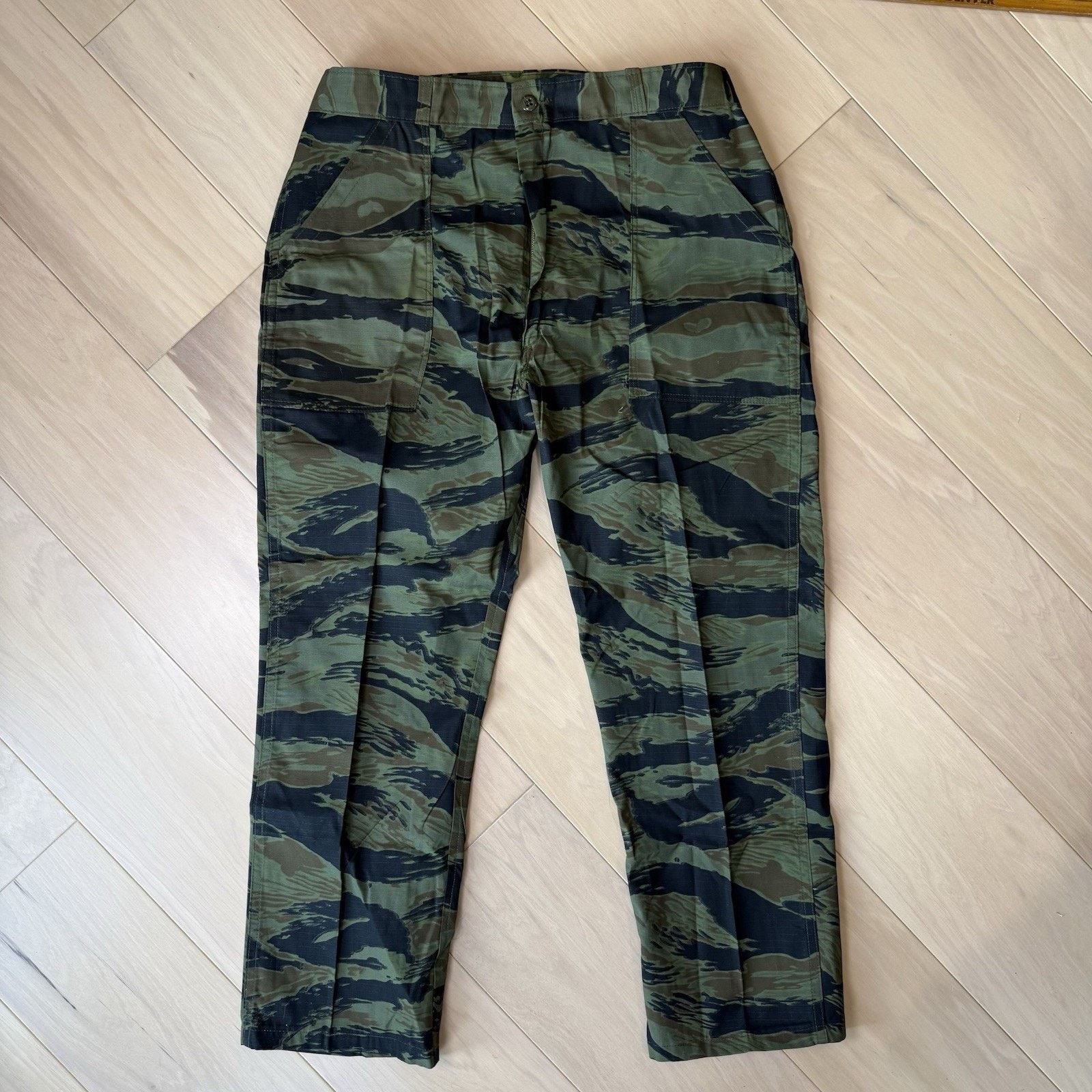 Other Vintage Military Tiger Stripe Pants 33 Green 70s Vietnam Size US 33 - 2 Thumbnail