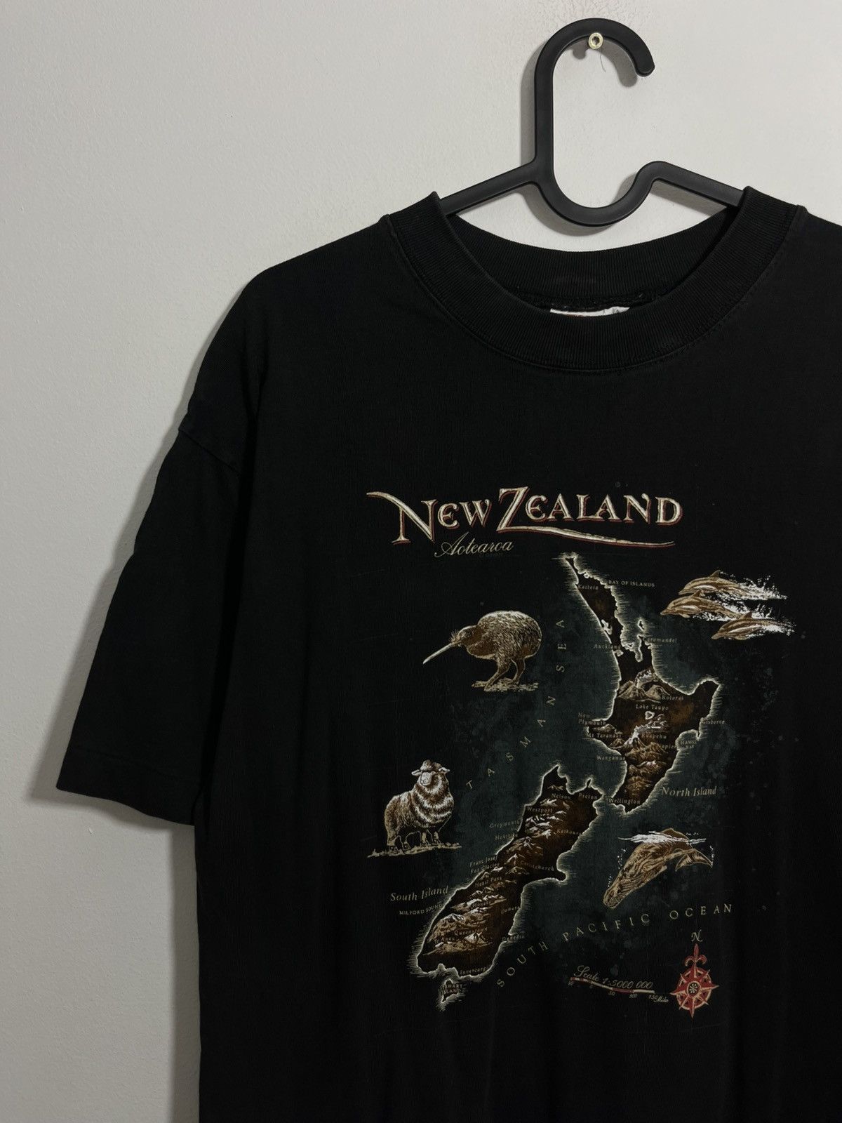 Canterbury of New Zealand × Vintage New Zealand 90s Vintage SINGLE STITCH Art Island Nature Tee Size US M / EU 48-50 / 2 - 3 Thumbnail