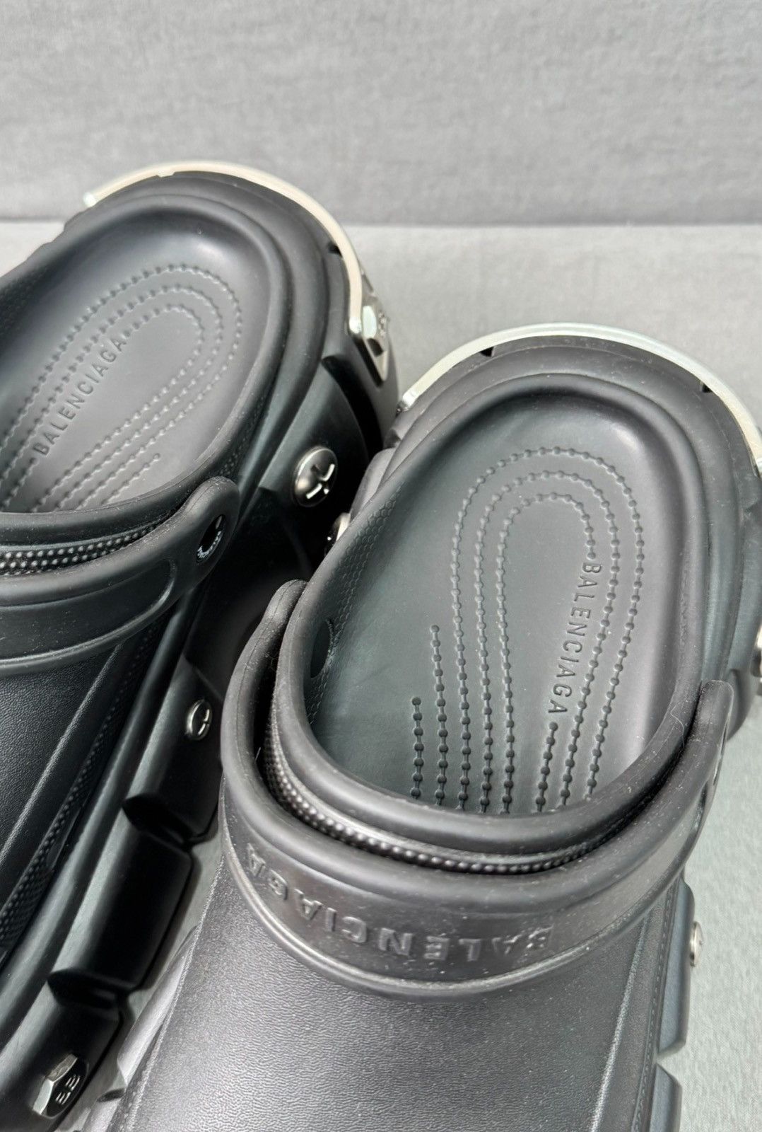 Balenciaga × Crocs Balenciaga x Crocs Hardcrocs Slide Black SIZE EU45 Size US 12 / EU 45 - 5 Thumbnail