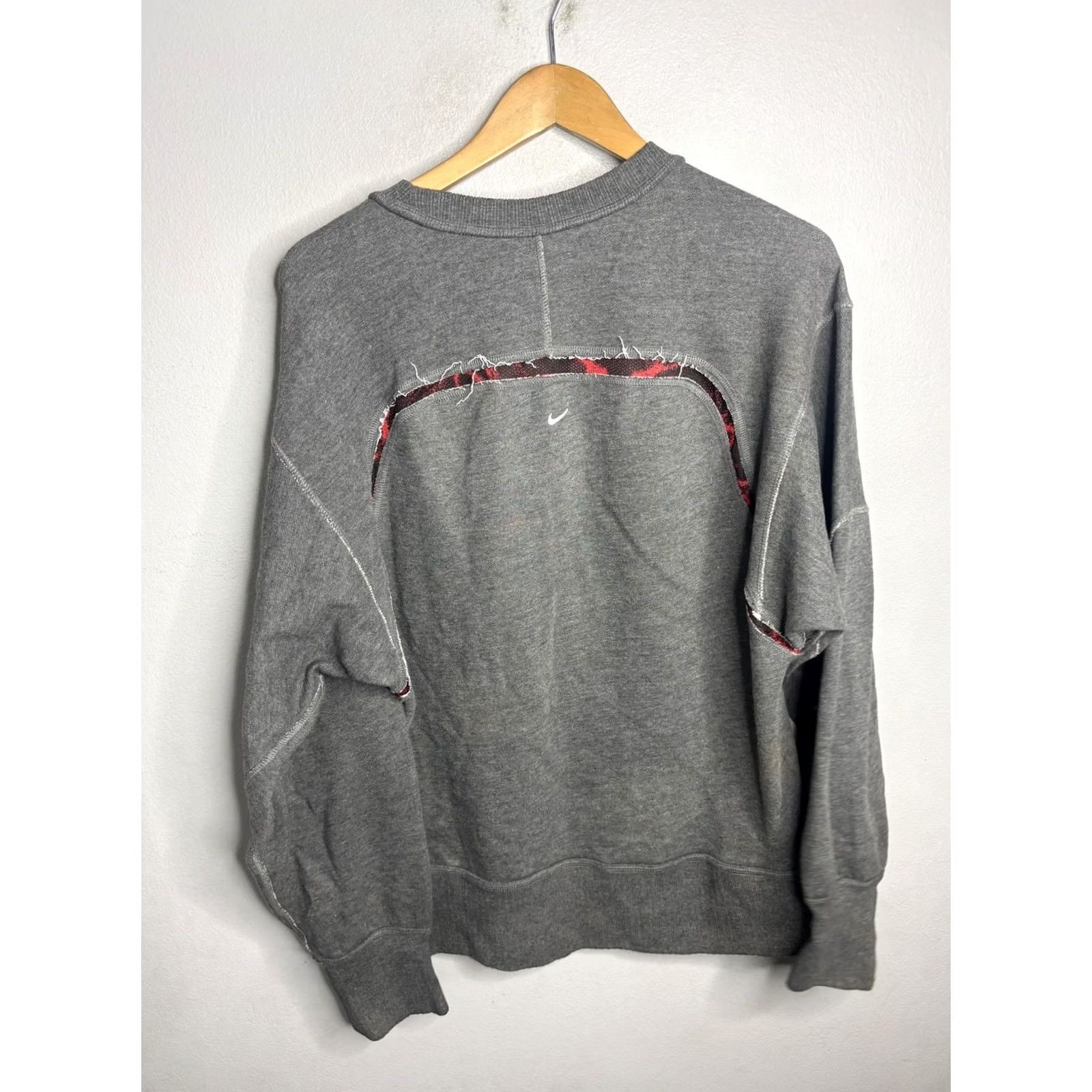 Nike VTG Nike Sweatshirt Mens L Gray Outdoor Basketball Crewneck Distressed Pullover Size US L / EU 52-54 / 3 - 6 Thumbnail