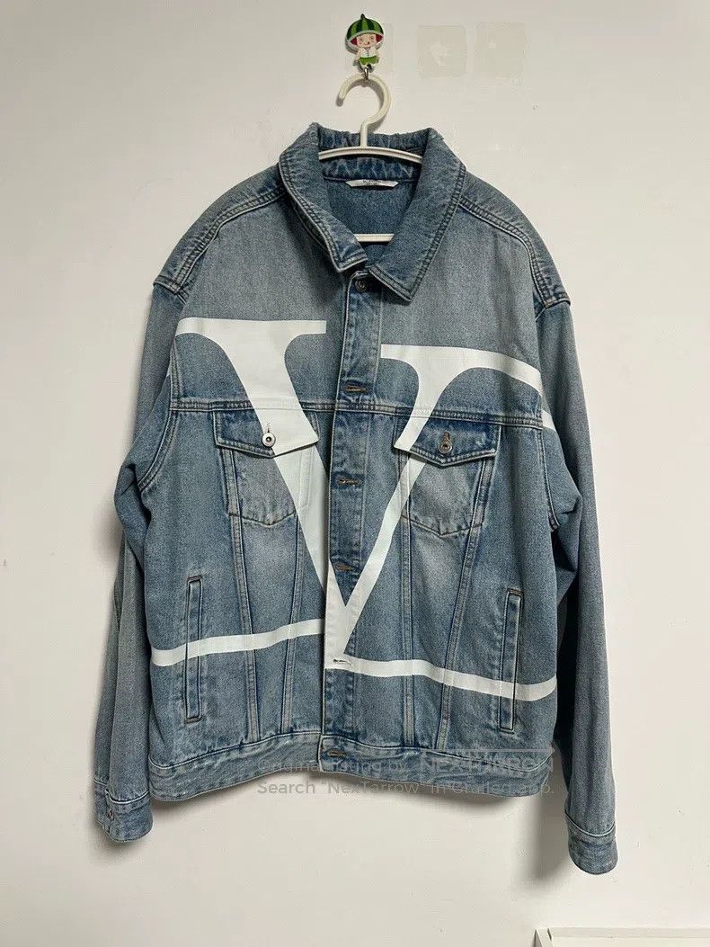 Valentino Valentino Classic white big V letter denim jacket Size US L / EU 52-54 / 3 - 1 Thumbnail