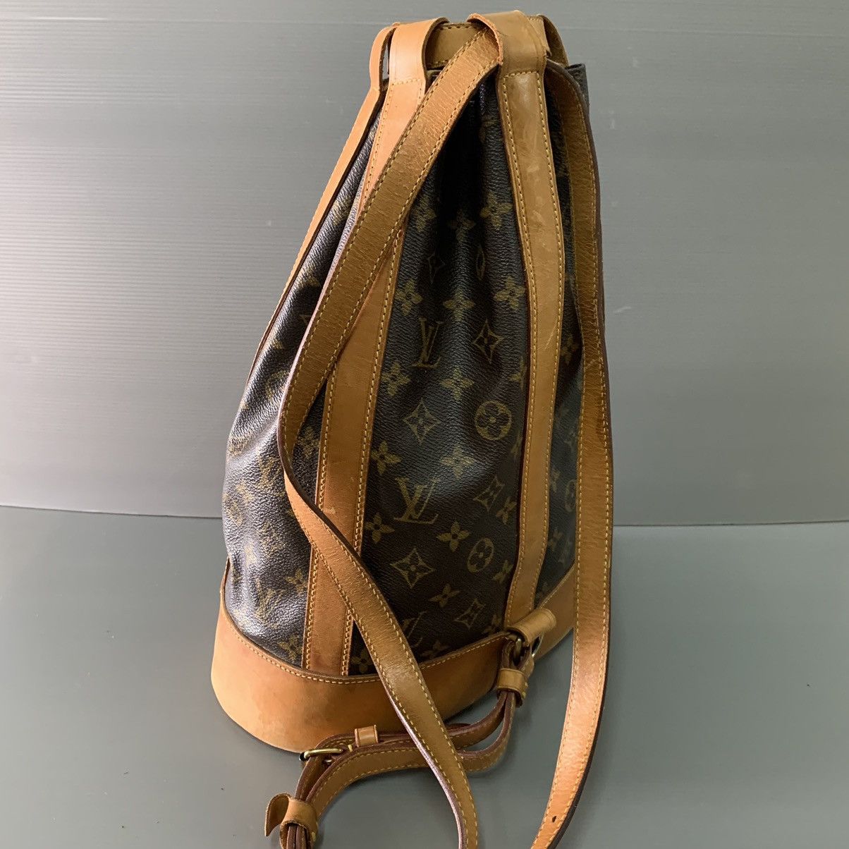 Louis Vuitton Louis Vuitton Monogram Backpack Size ONE SIZE - 4 Thumbnail