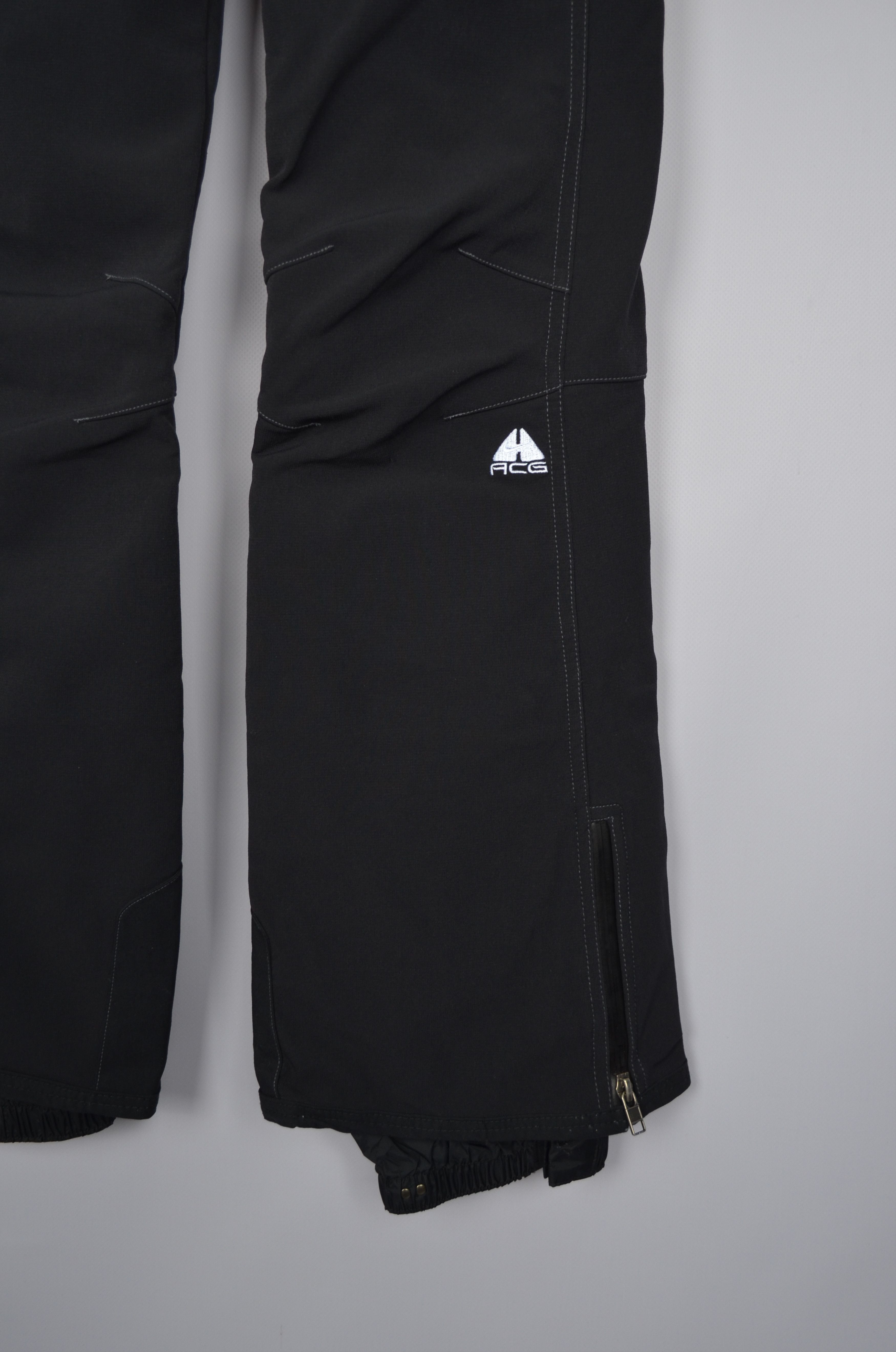 Designer × Nike ACG Nike ACG Softshell Ski Snowboard Snowpants Pants Activewear Size 28" / US 6 / IT 42 - 4 Thumbnail