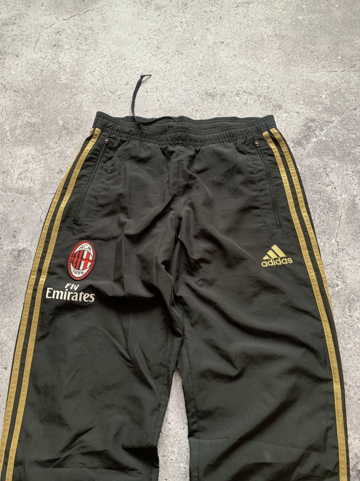 Adidas 🔥ADIDAS AC MILAN DRILL BLOCKCORE NYLON SWEATPANTS Size US 31 - 4 Thumbnail